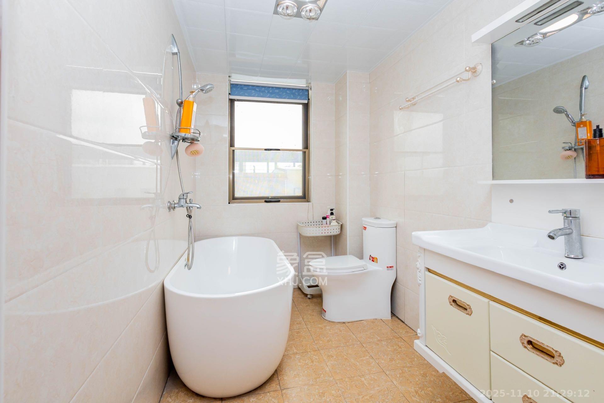 和泉嘉园 4室2厅2卫 2000.0元/月 和泉嘉园 4室2厅2卫 2000.0元/月室内图