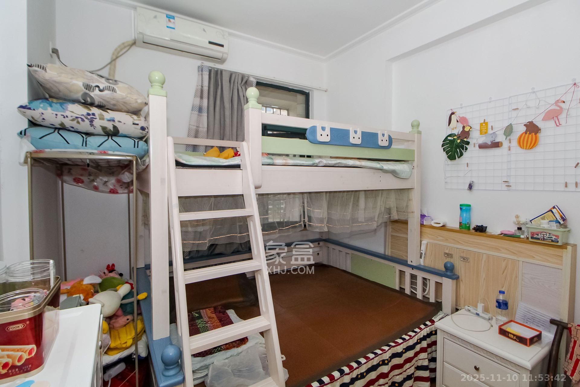 枫华府第 3室2厅2卫 2100.0元/月 枫华府第 3室2厅2卫 2100.0元/月室内图