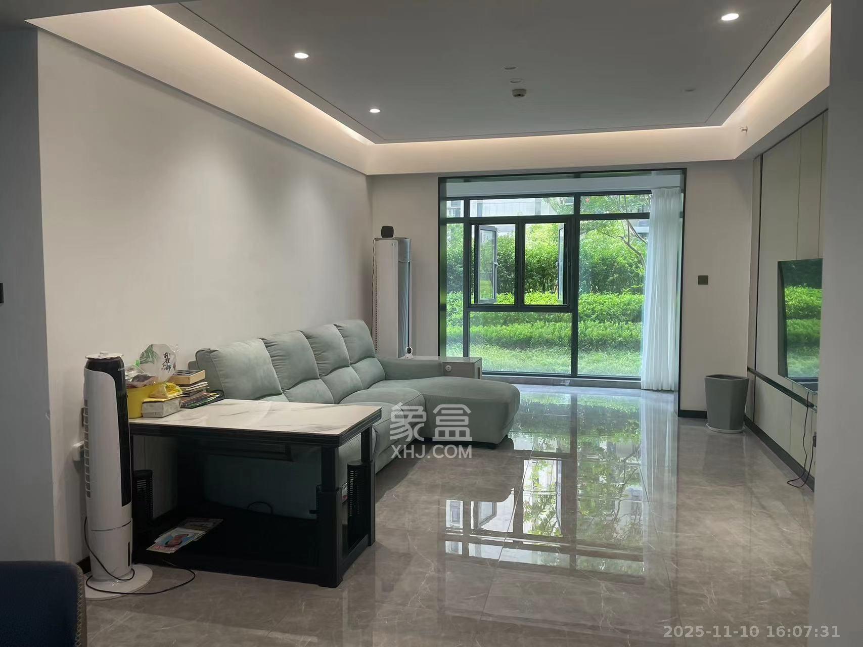 卓越中寰  4室2厅2卫    5200.0元/月室内图