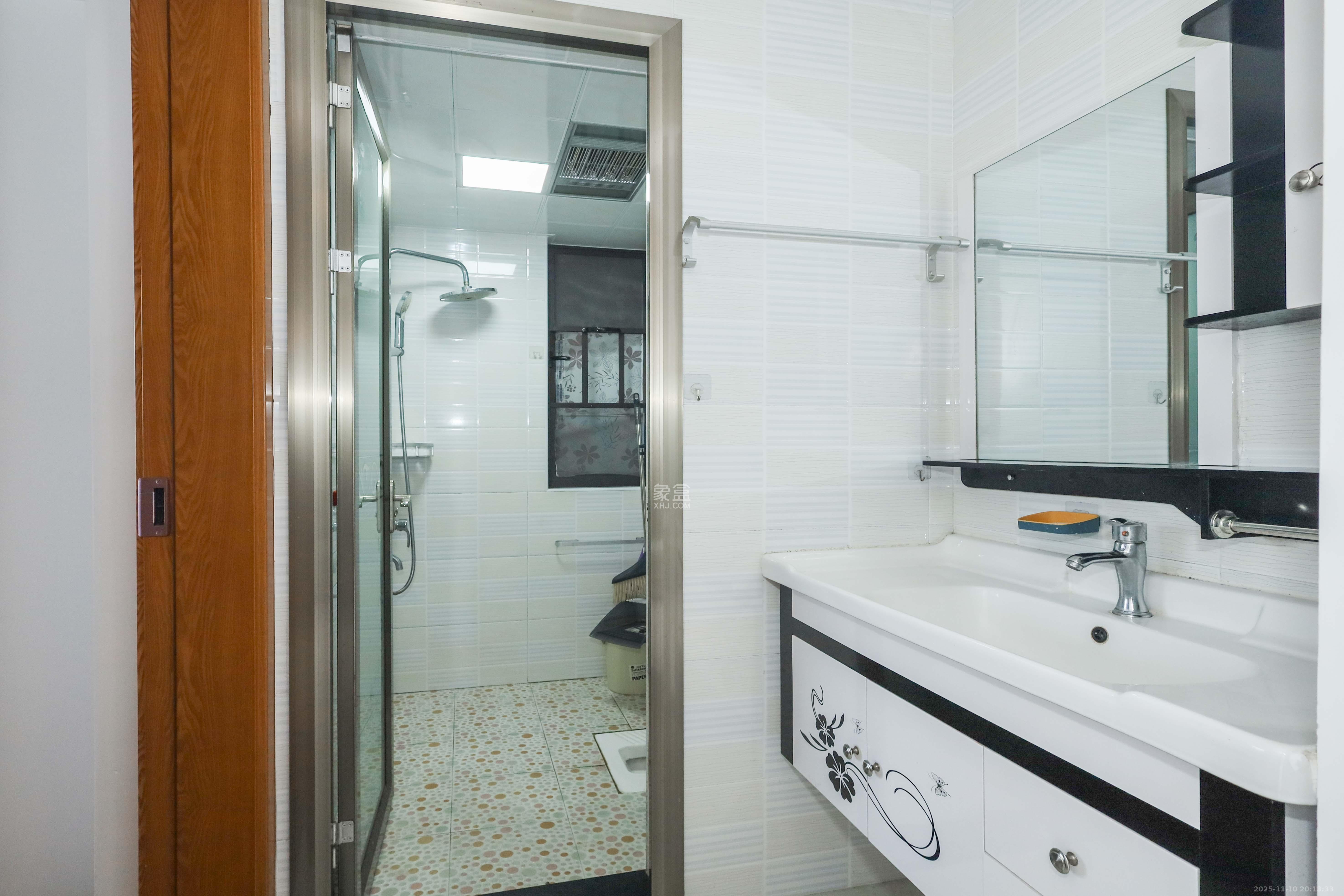 梅溪湖合能璞丽  2室2厅1卫    76.8万卫生间