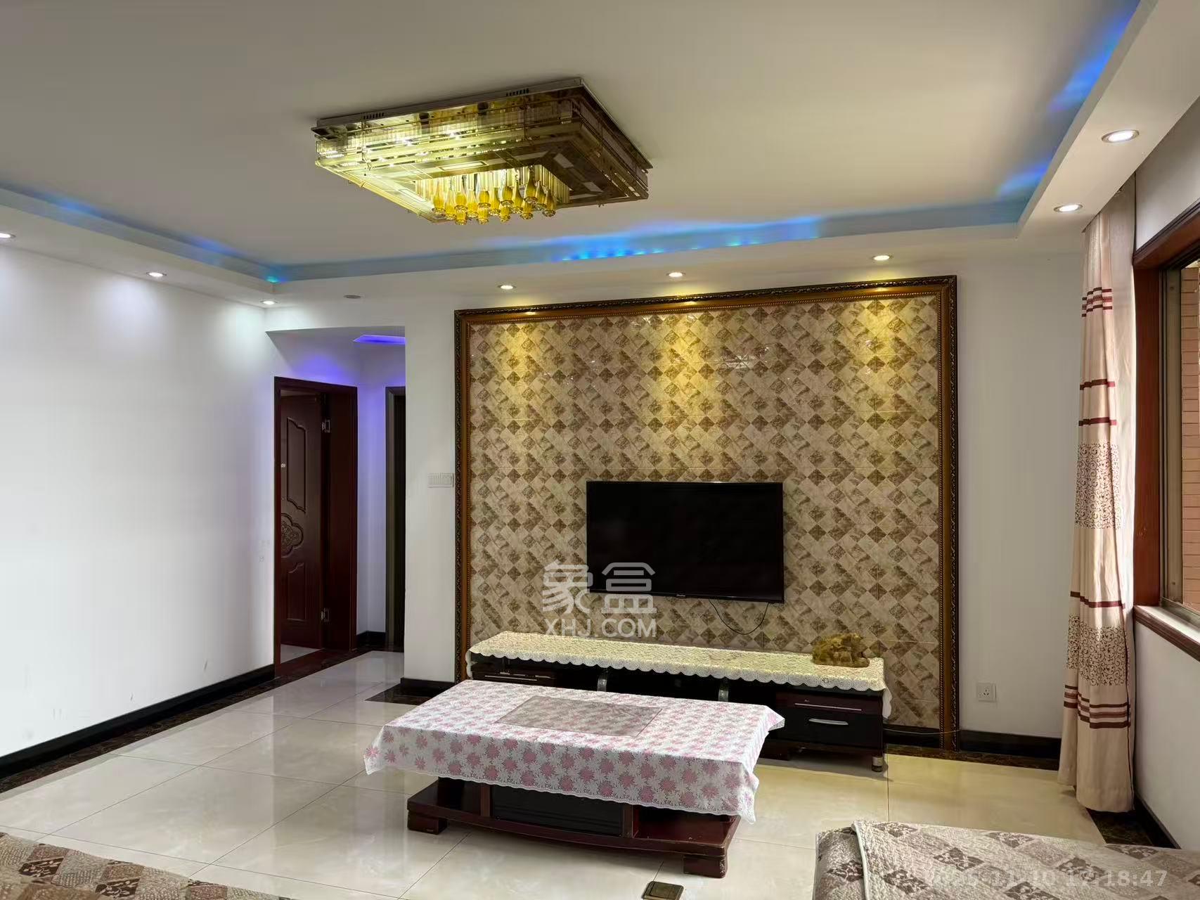 联盟佳苑  3室2厅2卫    1800.0元/月