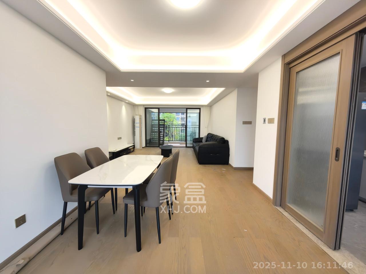 阳光城尚东湾青柠园  4室2厅2卫    3500.0元/月