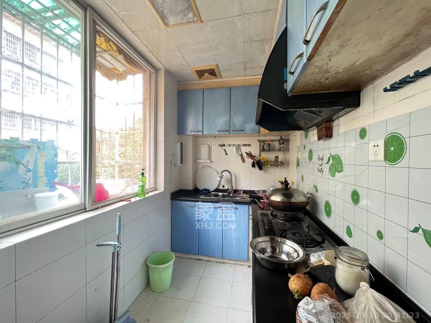 老灯泡厂宿舍(啤酒厂宿舍) 2室2厅1卫 2200.0元/月 老灯泡厂宿舍(啤酒厂宿舍) 2室2厅1卫 2200.0元/月室内图