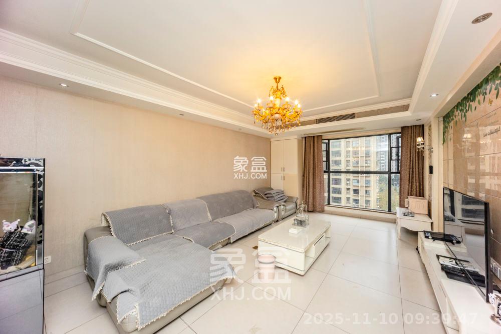 长盛岚庭  4室2厅2卫    2800.0元/月