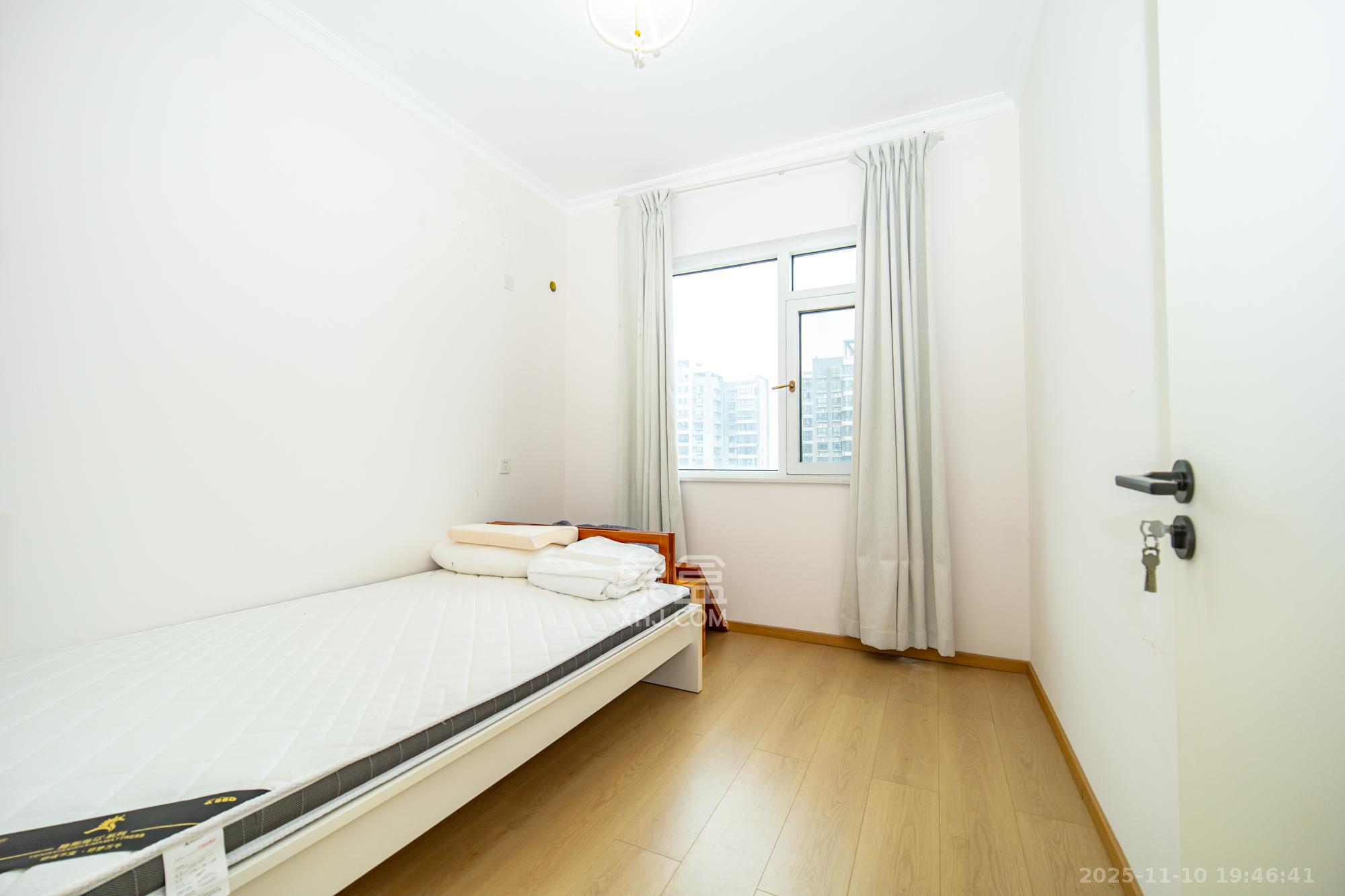 楚天世纪城东苑 4室2厅2卫 89.8万 楚天世纪城东苑 4室2厅2卫 89.8万卧室