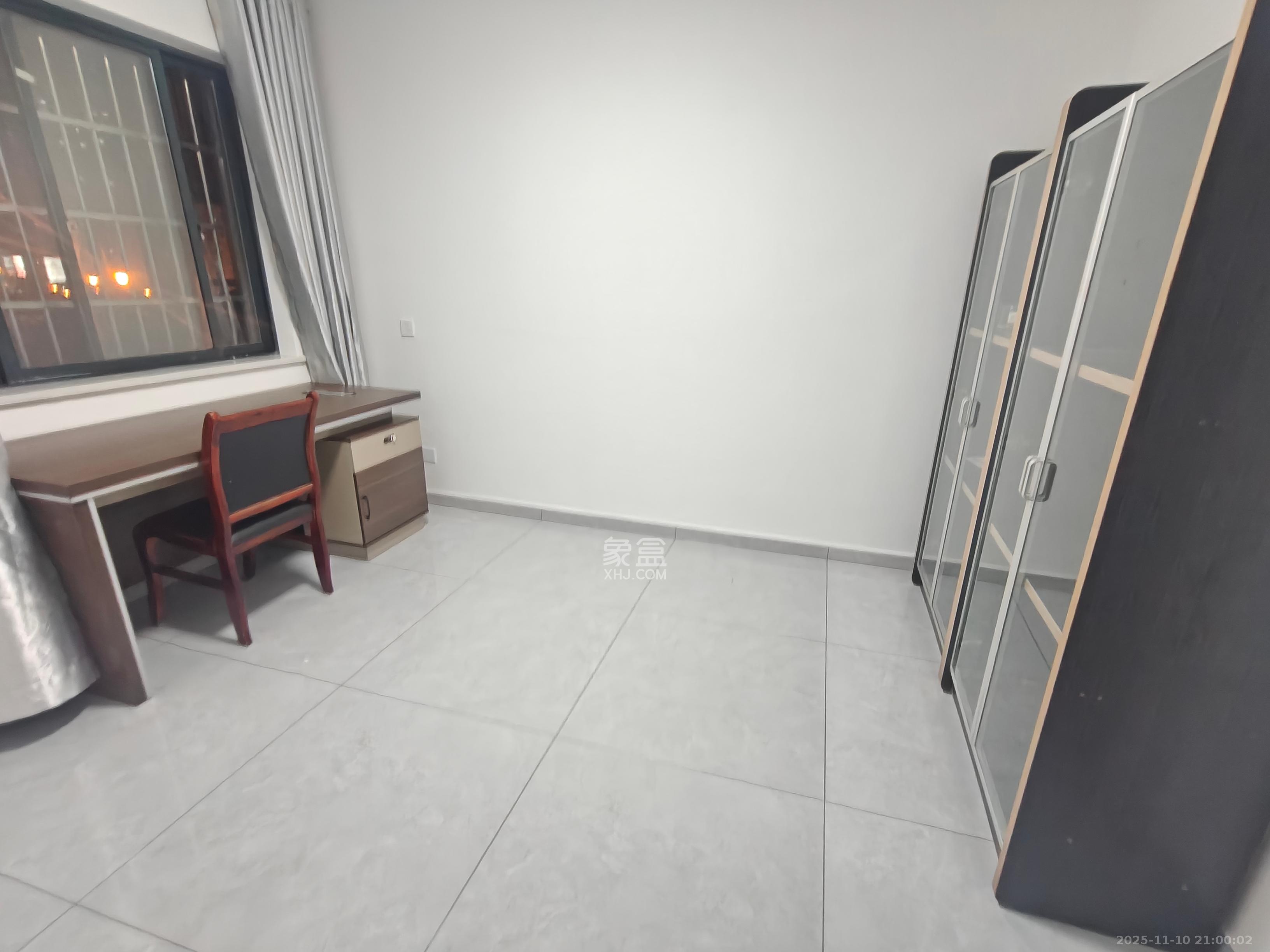 诚兴园 3室2厅1卫 2400.0元/月 诚兴园 3室2厅1卫 2400.0元/月室内图