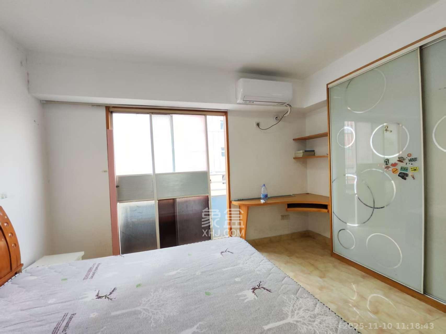 QQ生活馆  1室1厅1卫    1300.0元/月室内图