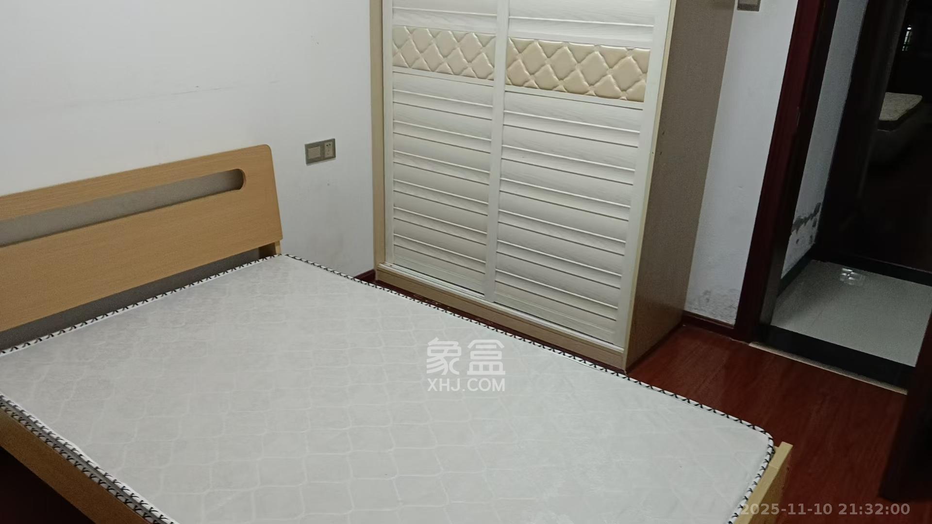 天悦嘉园 3室2厅1卫 2500.0元/月 天悦嘉园 3室2厅1卫 2500.0元/月室内图