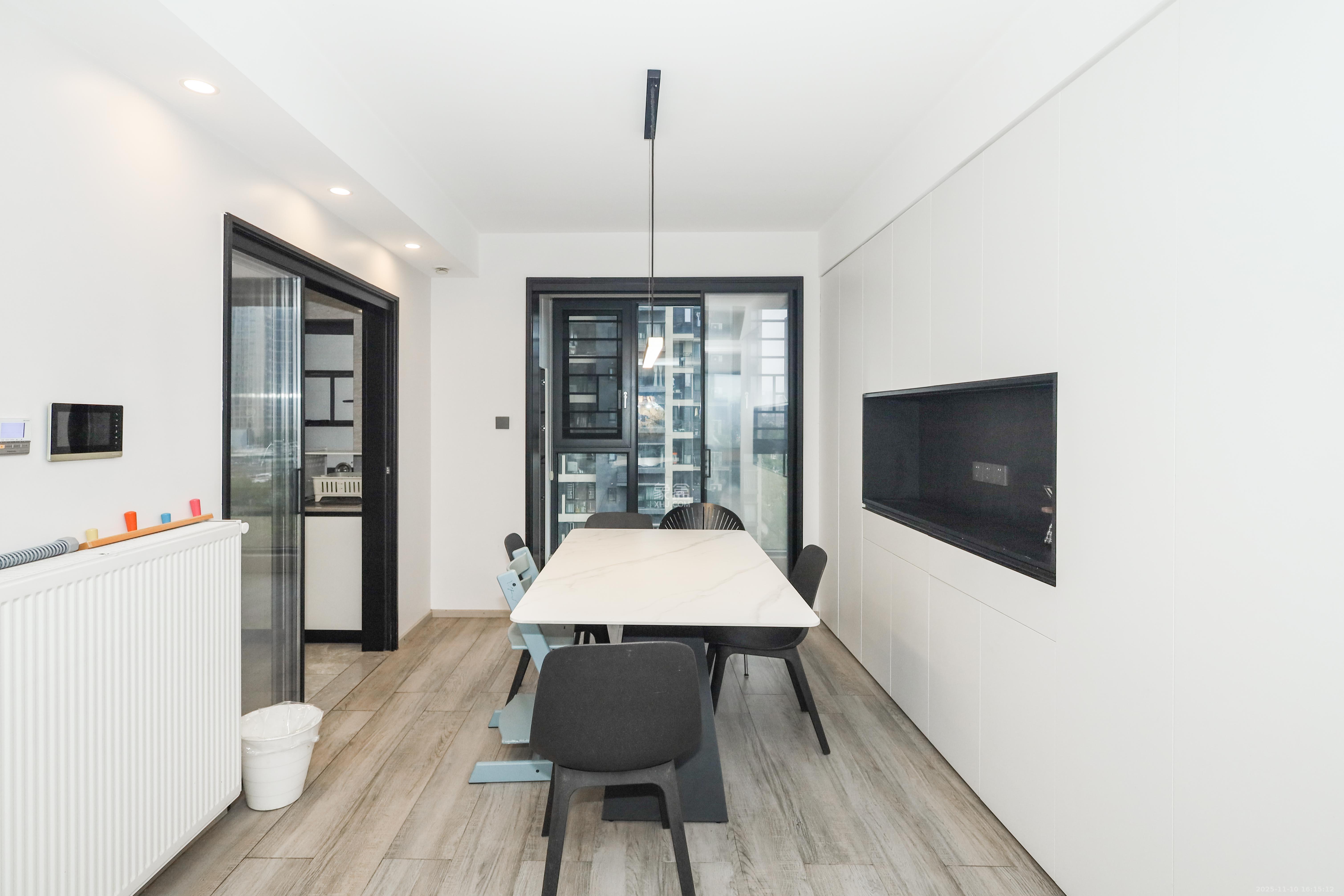 万科金色梦想C区  4室2厅2卫    175.0万其他