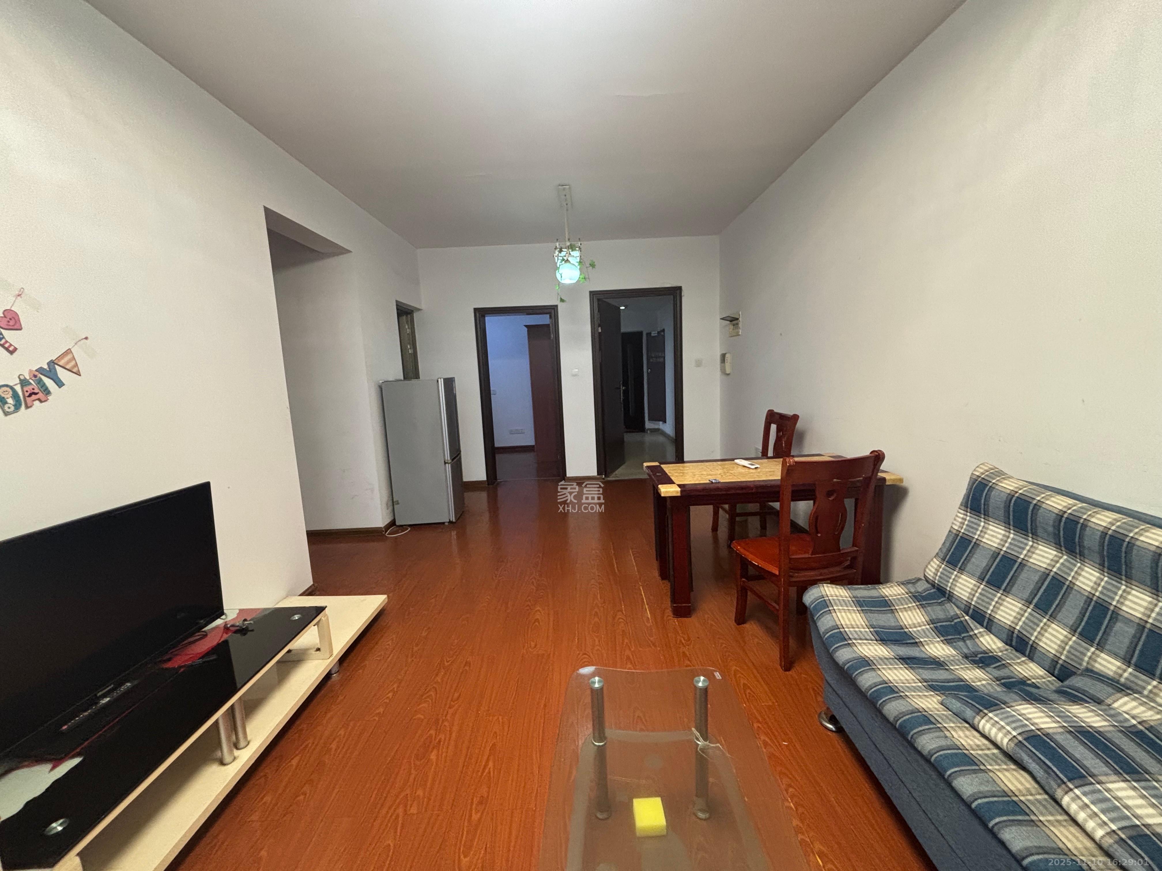 融科东南海  2室2厅1卫    1800.0元/月室内图