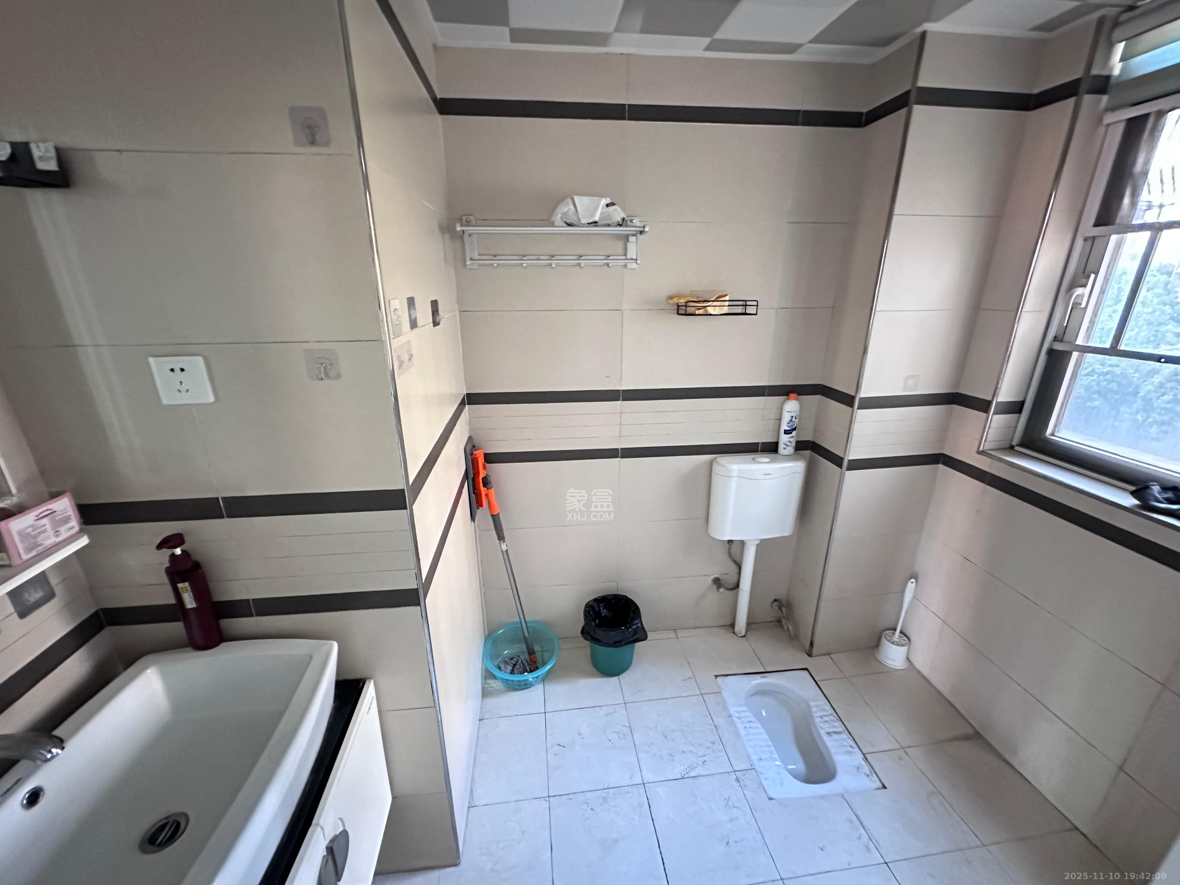 金鼎公园尚  2室2厅1卫    1900.0元/月室内图