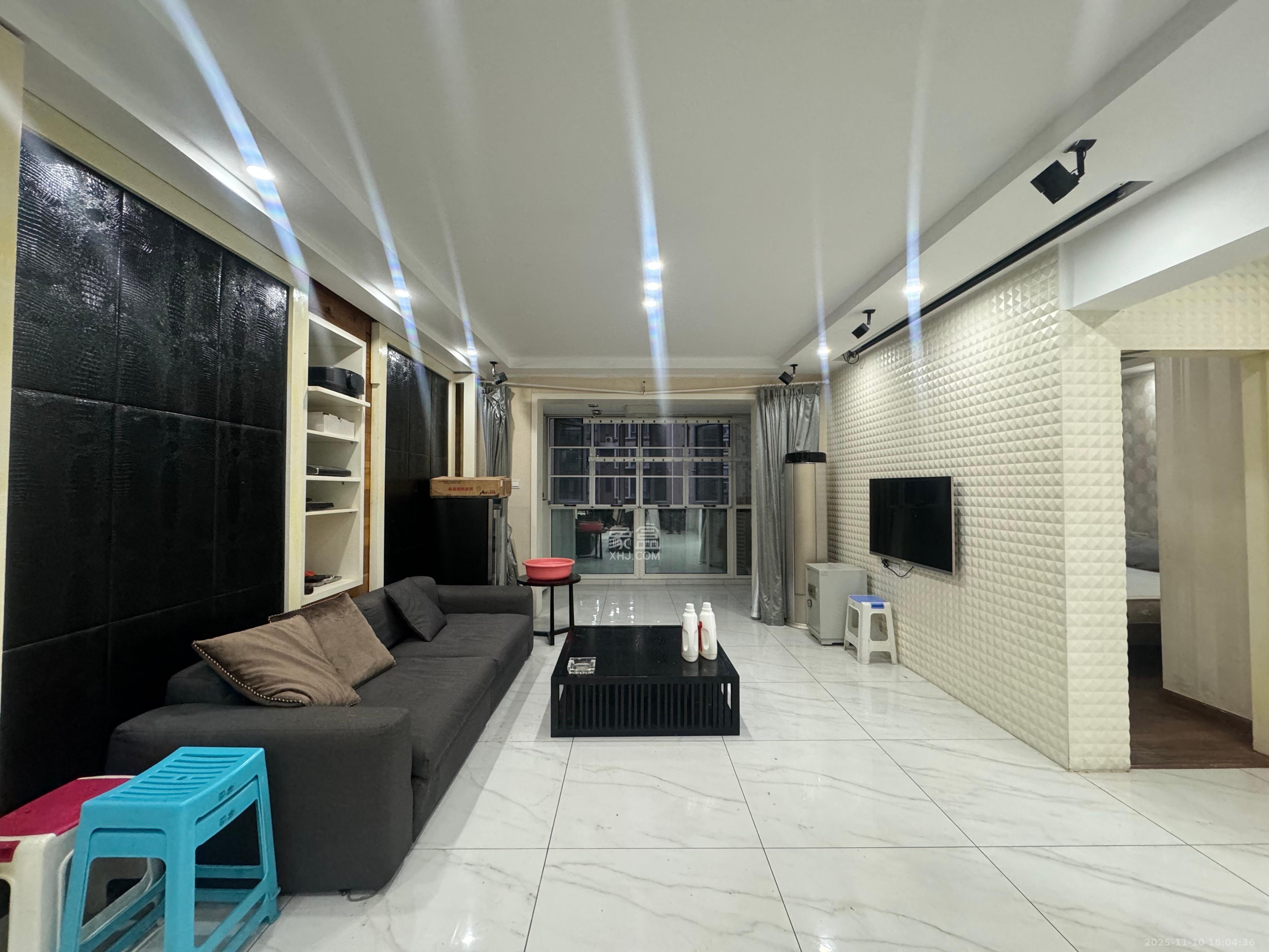 新城新世界一二三期  3室1厅1卫    3000.0元/月