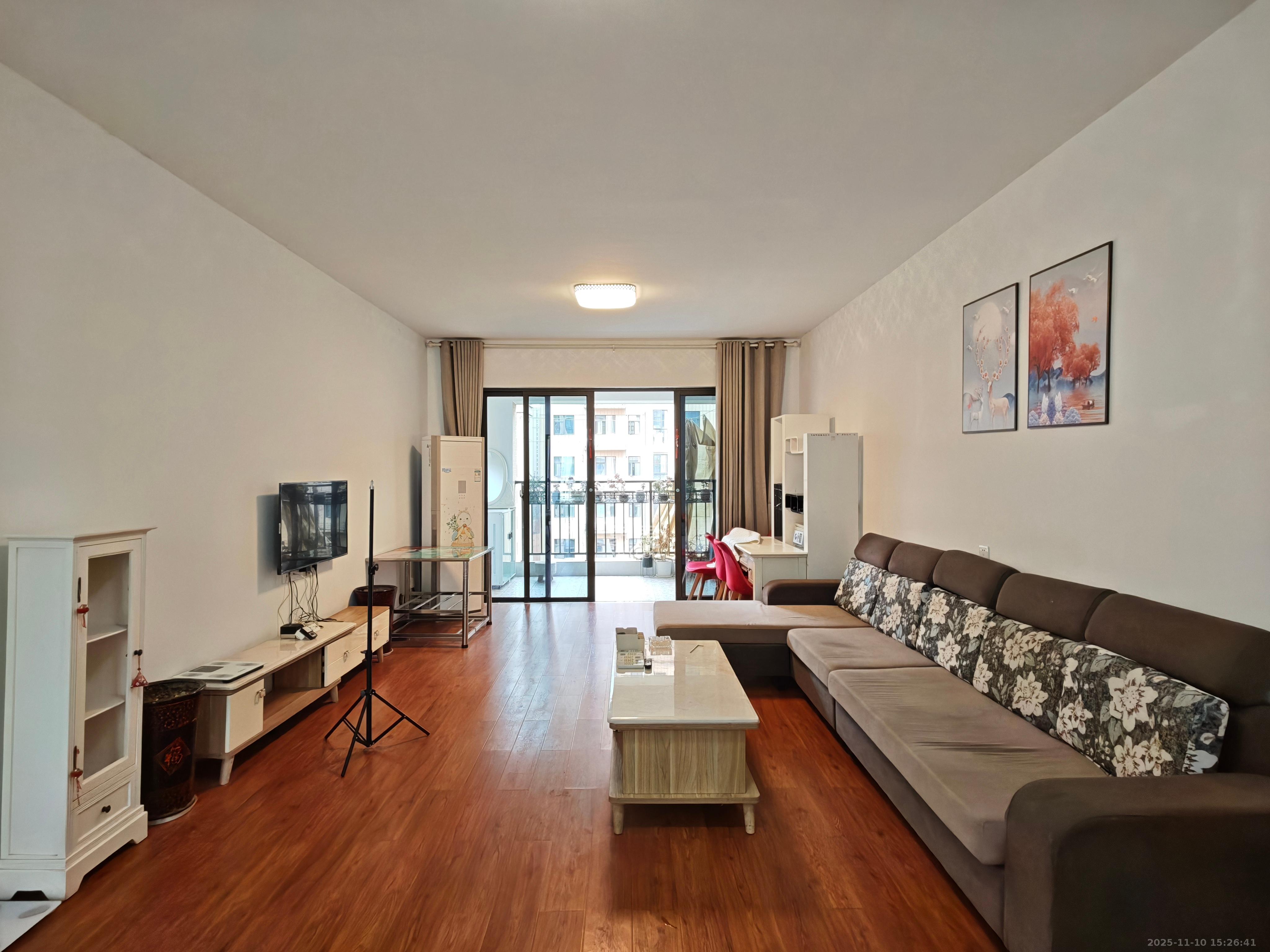 德润小区（丰升德润小区）  4室2厅2卫    3000.0元/月室内图