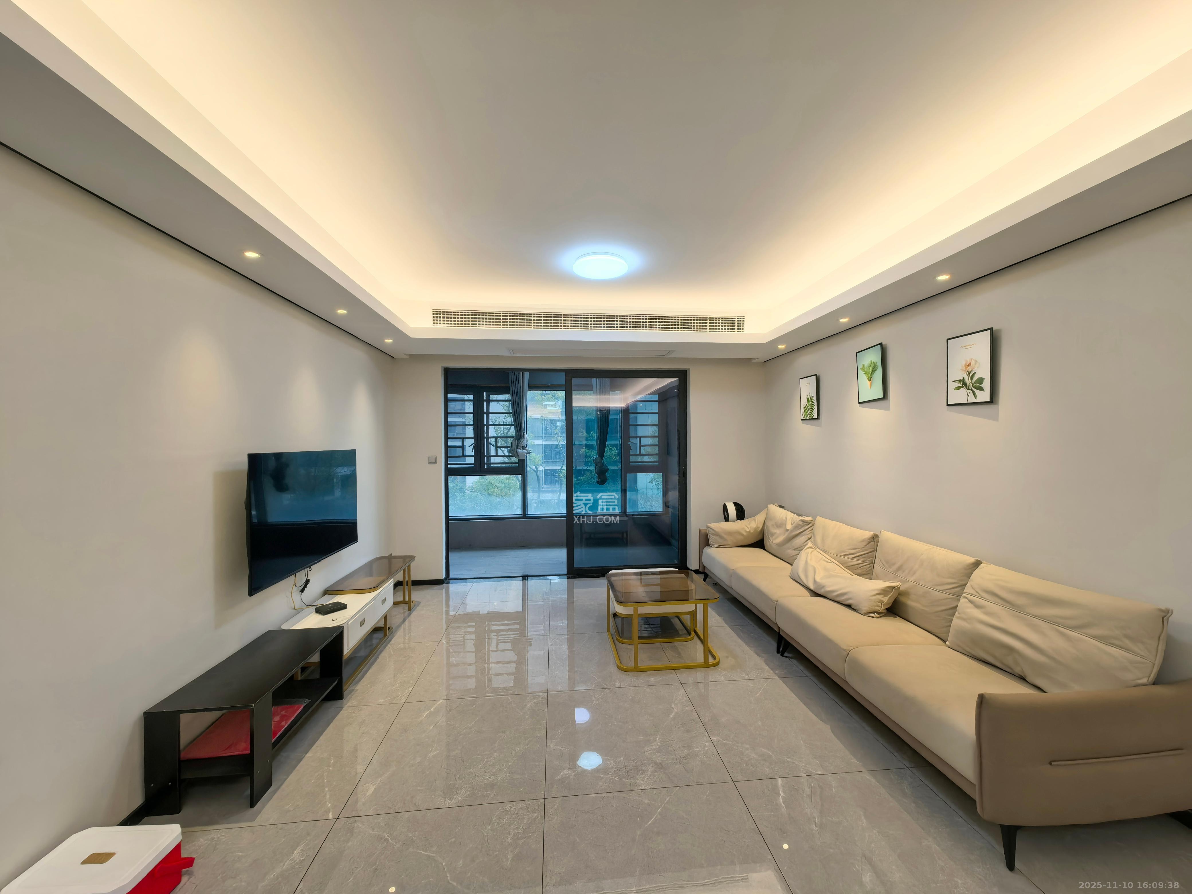 中海麓山境北区 4室2厅2卫 3200.0元/月 中海麓山境北区 4室2厅2卫 3200.0元/月室内图