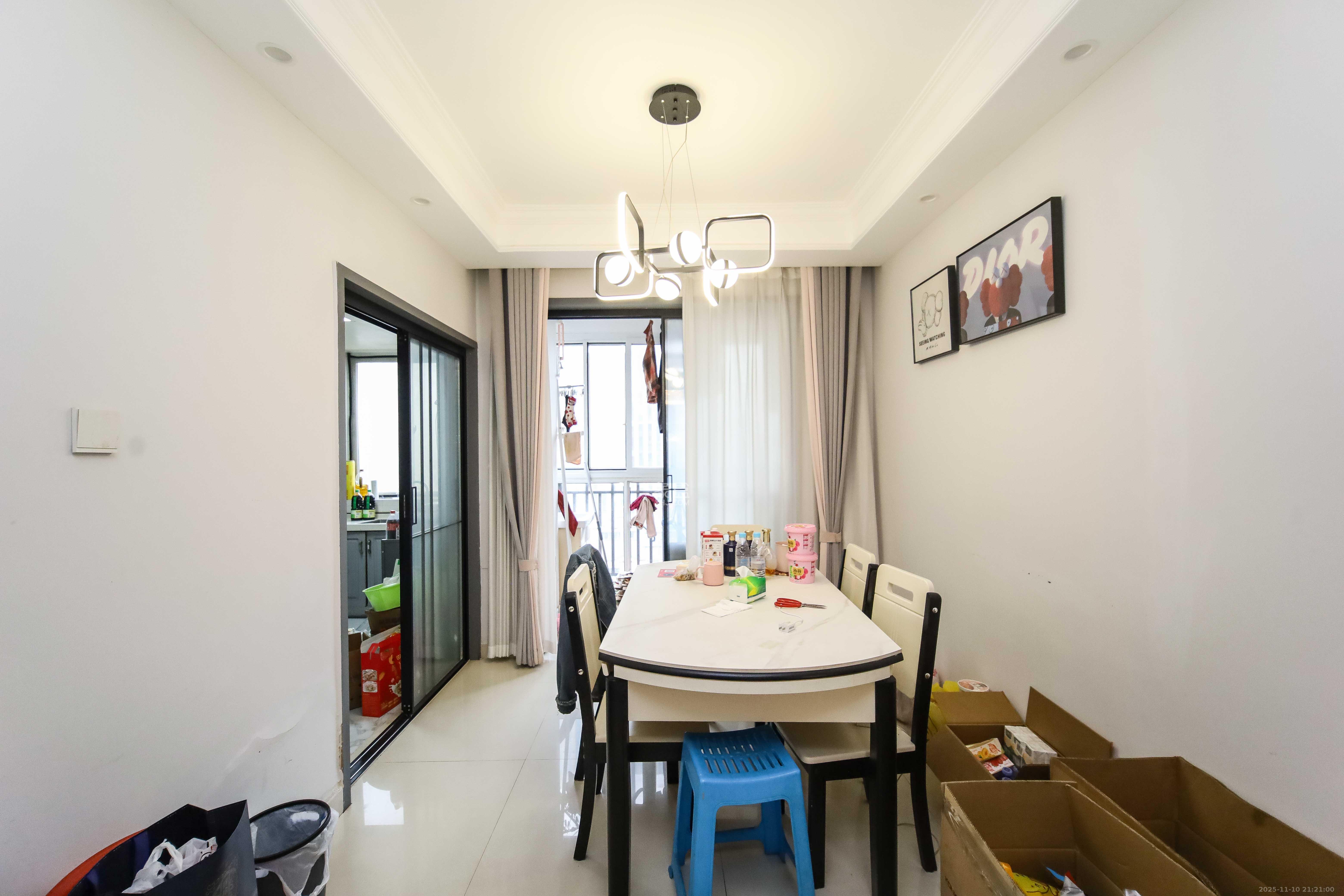 一品东庭  3室2厅2卫    110.0万卫生间