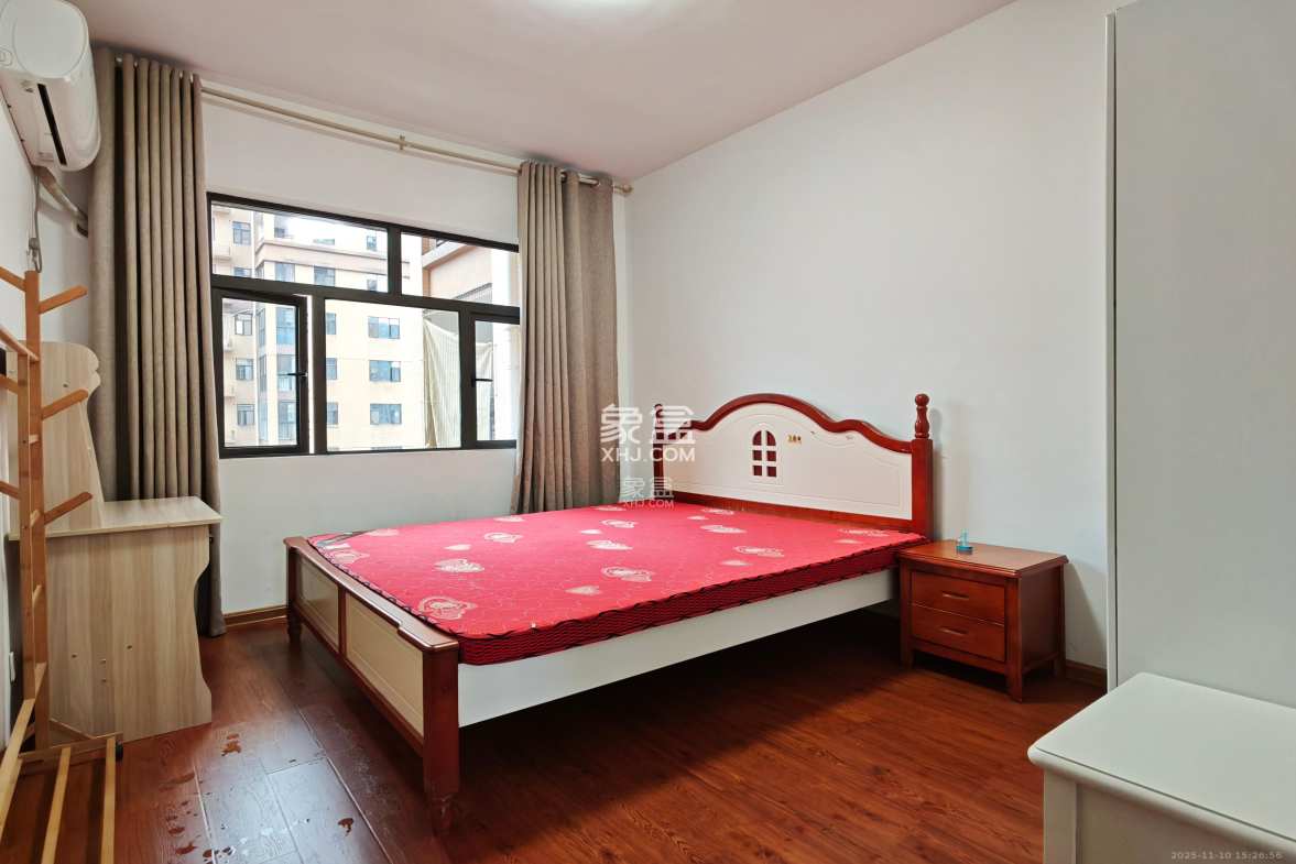 德润小区(丰升德润小区) 4室2厅2卫 3000.0元/月 德润小区(丰升德润小区) 4室2厅2卫 3000.0元/月室内图