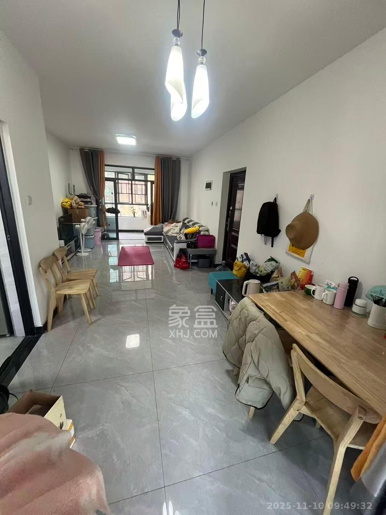 金鹰玖珑山  3室2厅1卫    2500.0元/月室内图