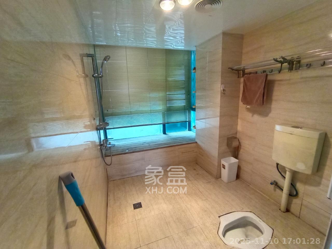 华盛新外滩  4室2厅2卫    4200.0元/月室内图