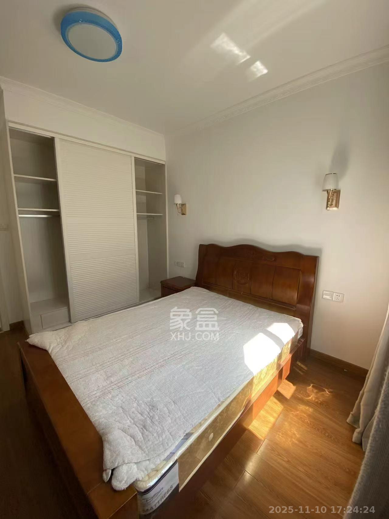 云和华府  2室2厅1卫    2300.0元/月室内图