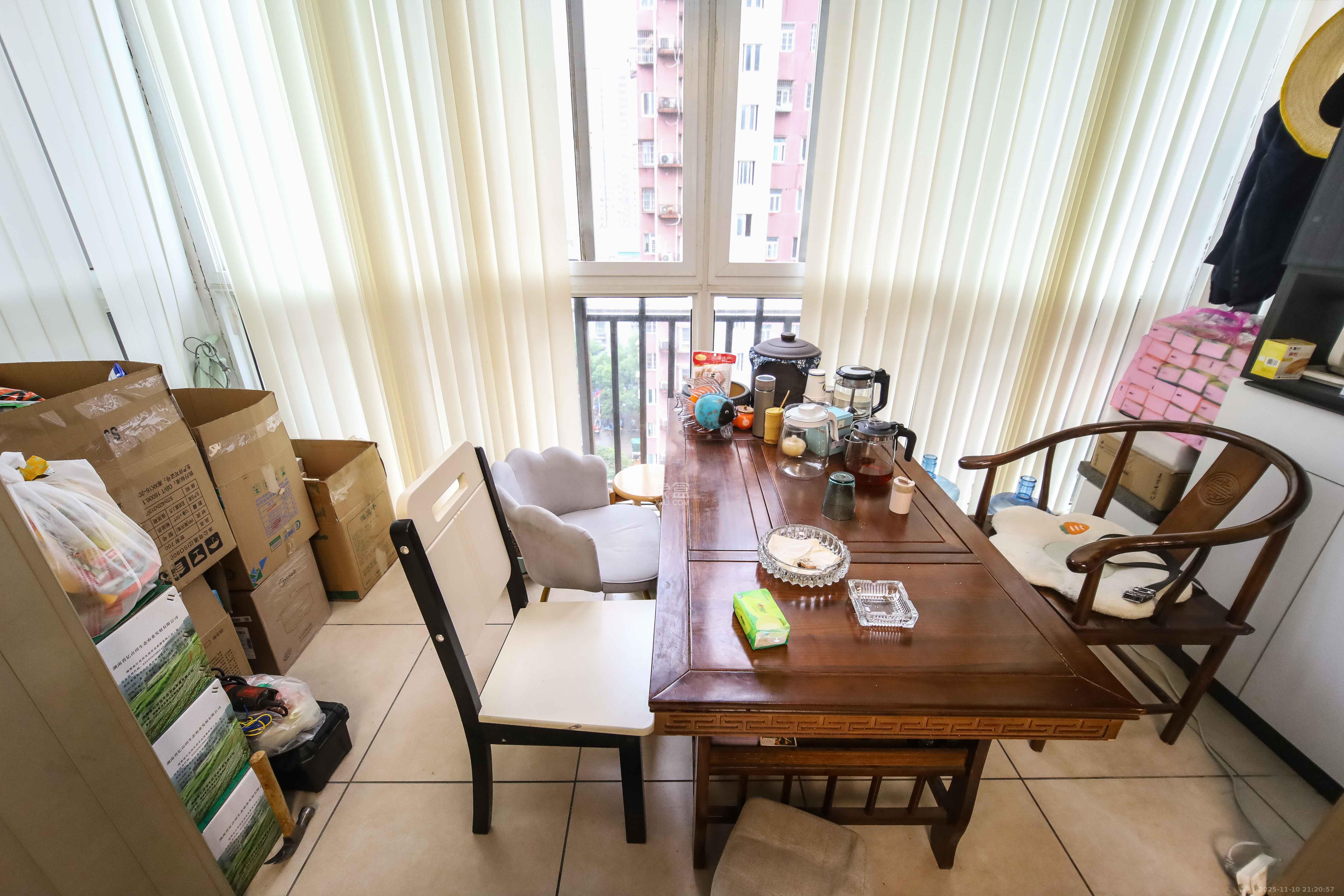 一品东庭 3室2厅2卫 110.0万 一品东庭 3室2厅2卫 110.0万阳台