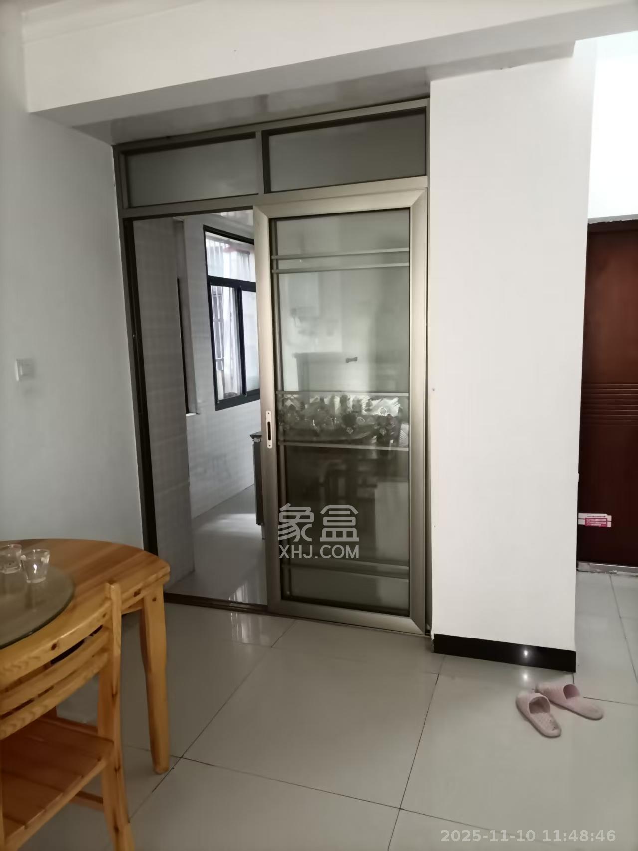 天元涉外景园B区 3室2厅2卫 2400.0元/月 天元涉外景园B区 3室2厅2卫 2400.0元/月室内图