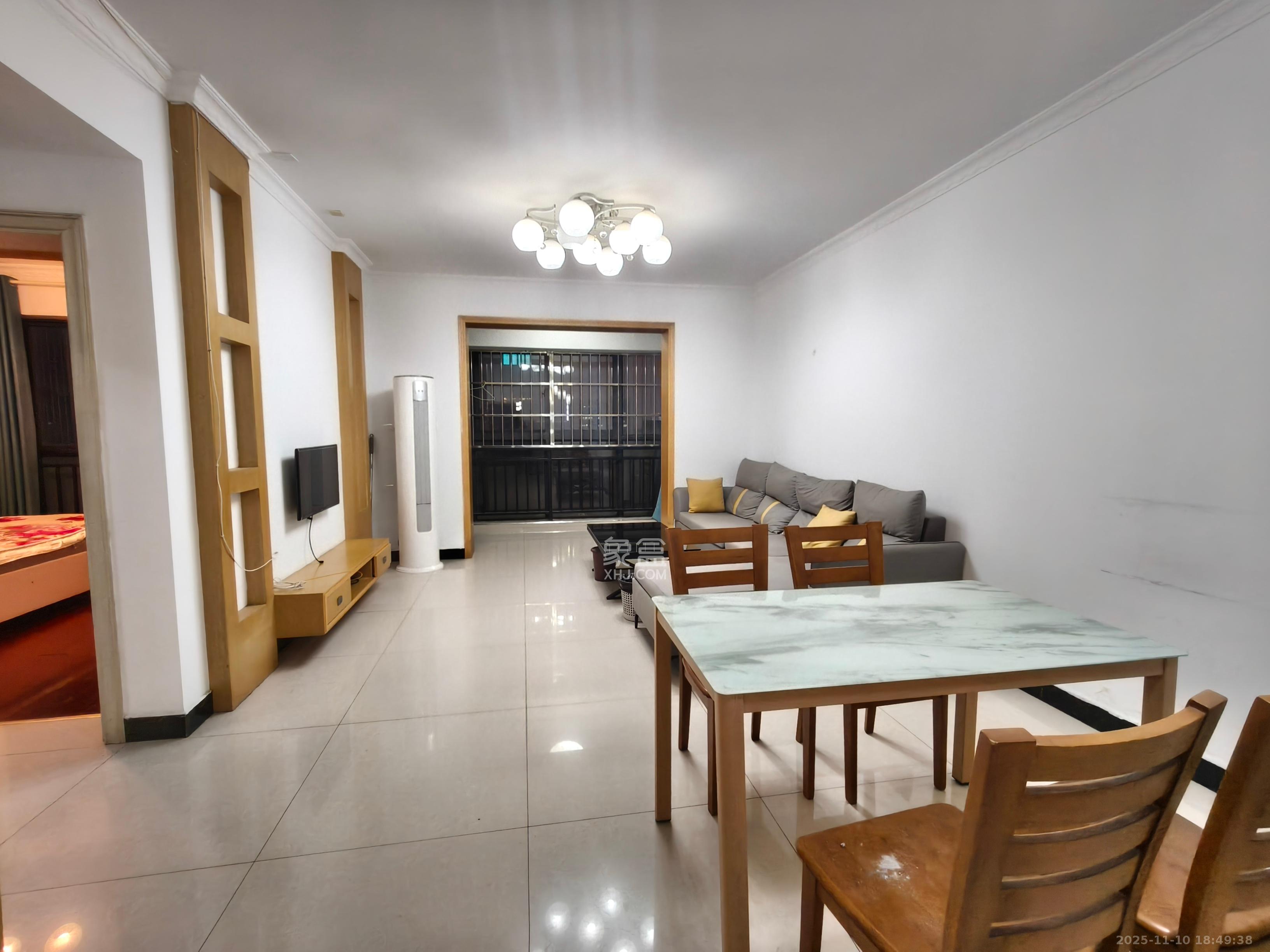 锦湘国际星城三期（锦绣苑）  2室1厅1卫    2200.0元/月室内图