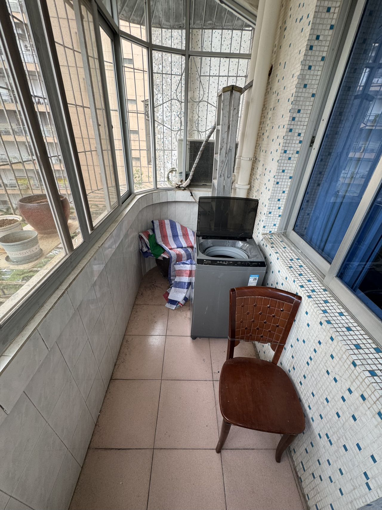 新华公寓 3室2厅1卫 2000.0元/月 新华公寓 3室2厅1卫 2000.0元/月室内图