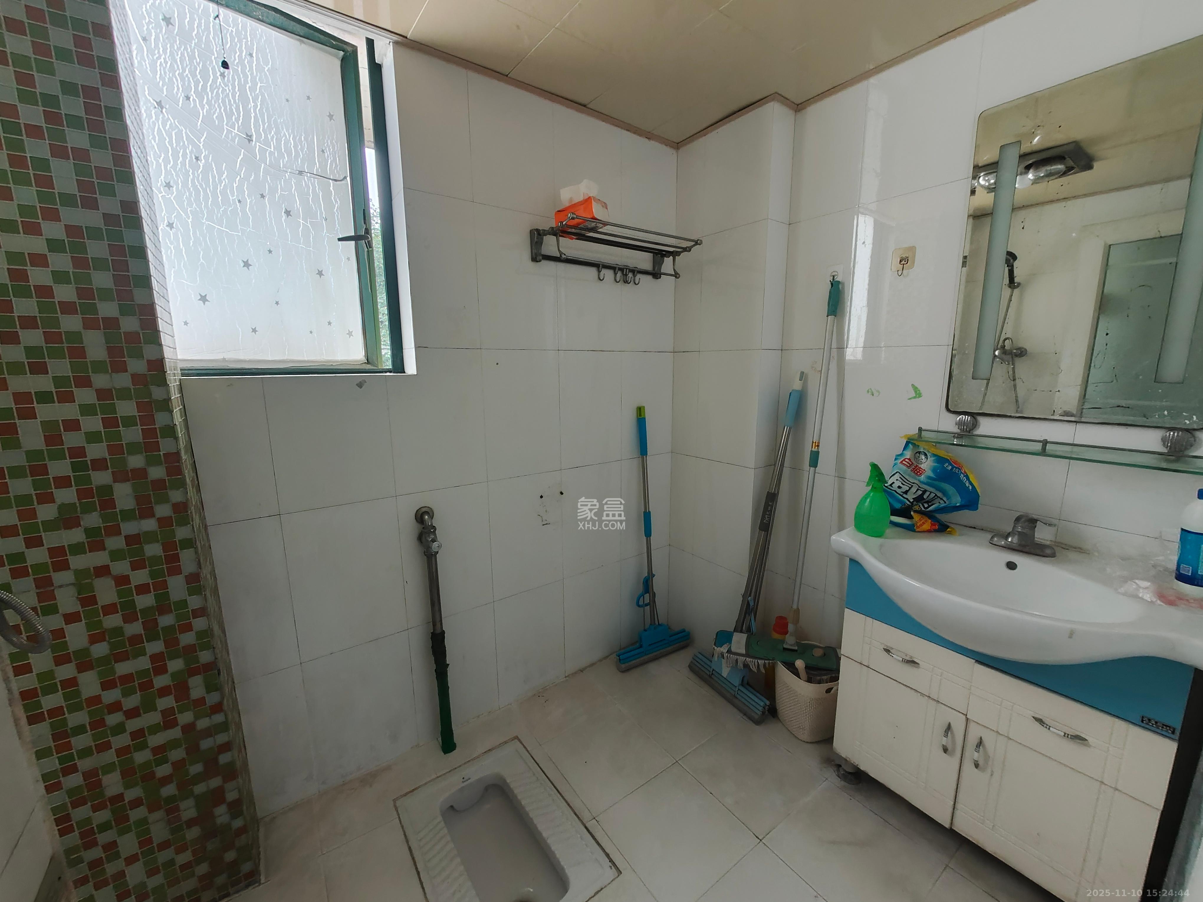 望兴景园一期  3室2厅2卫    2000.0元/月室内图