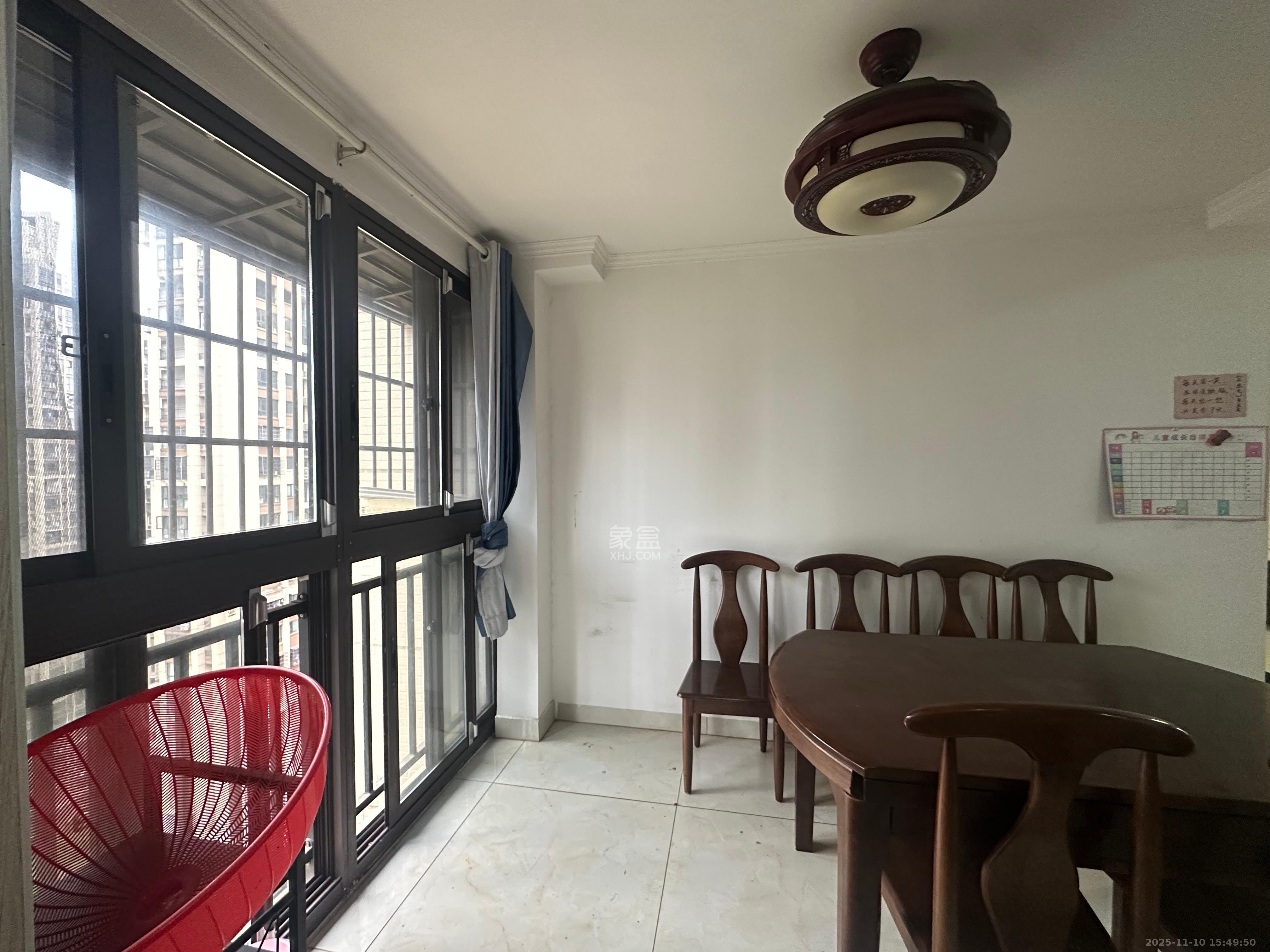 国泰九龙湾  3室2厅2卫    2500.0元/月室内图