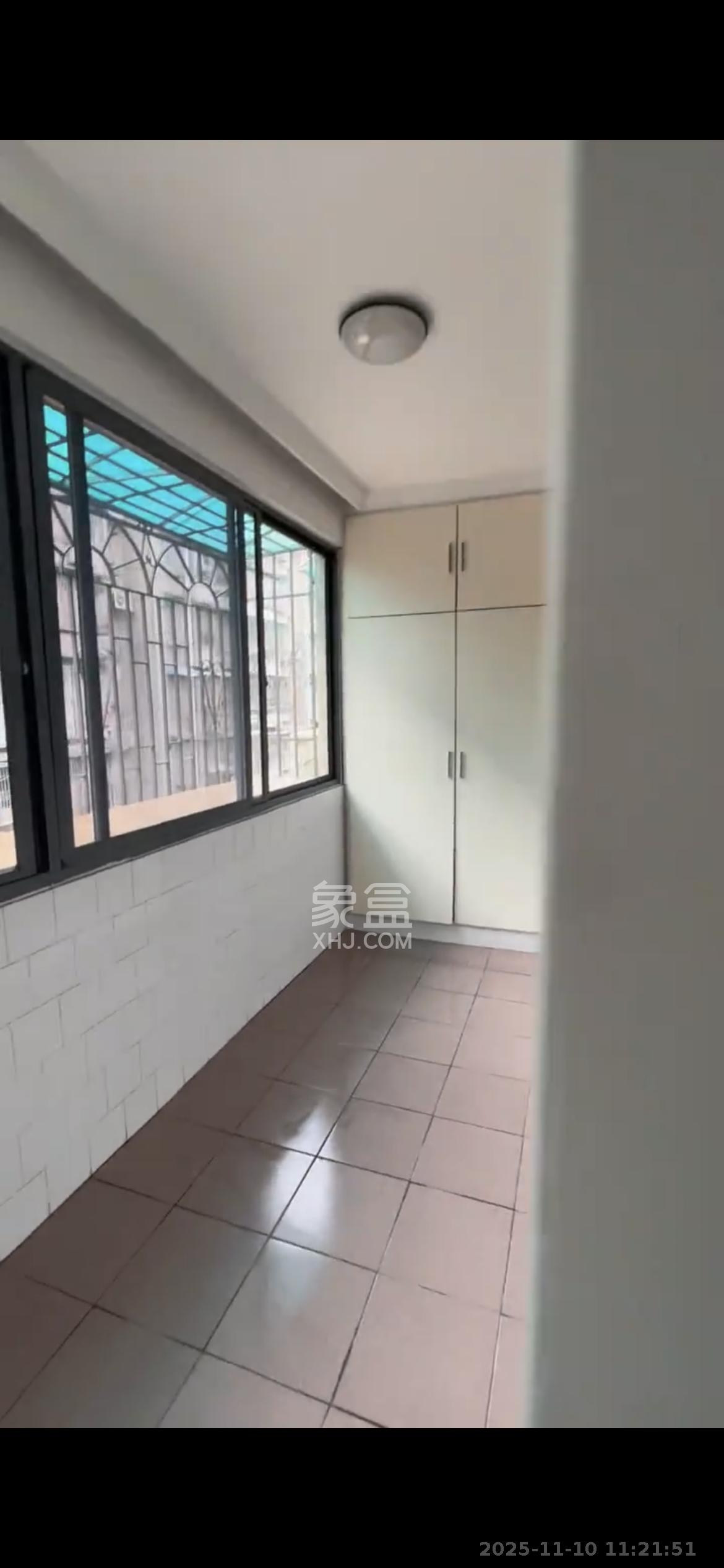 桂花公寓  3室1厅1卫    1800.0元/月室内图