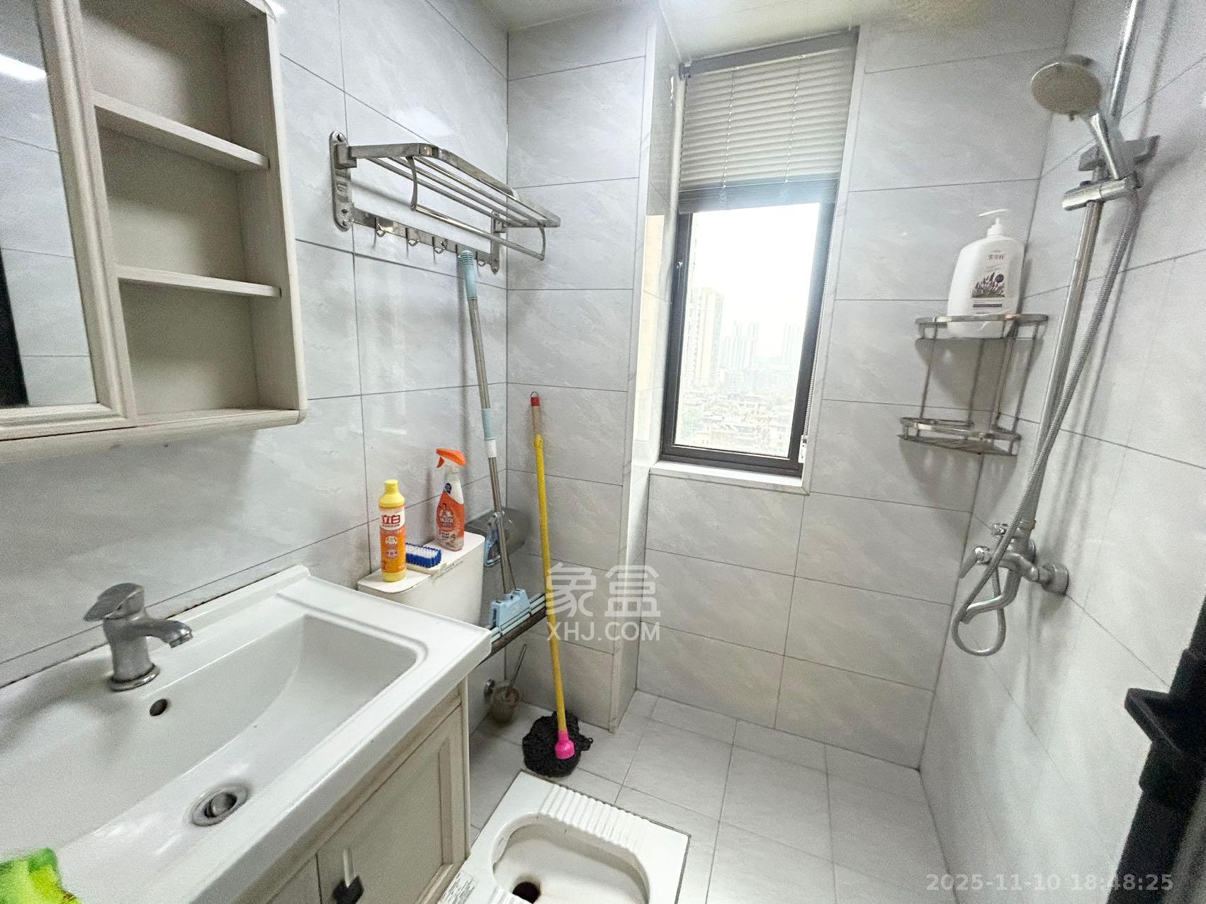 长房明宸府  2室1厅1卫    1600.0元/月室内图