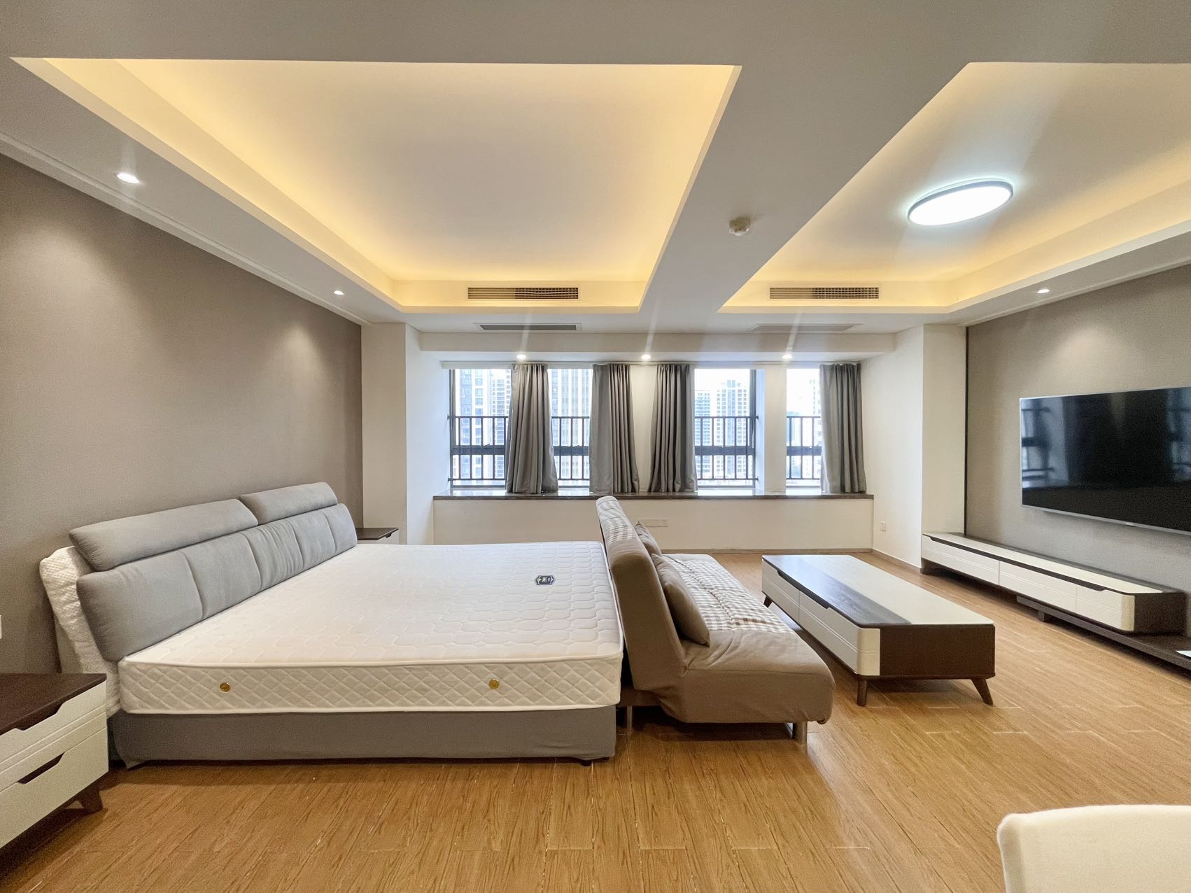 海航豪庭南苑  1室1厅1卫    129.0万客厅