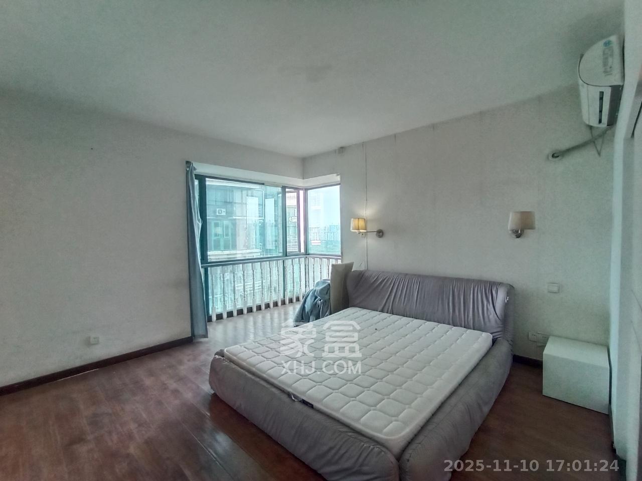 华盛新外滩  4室2厅2卫    4200.0元/月室内图