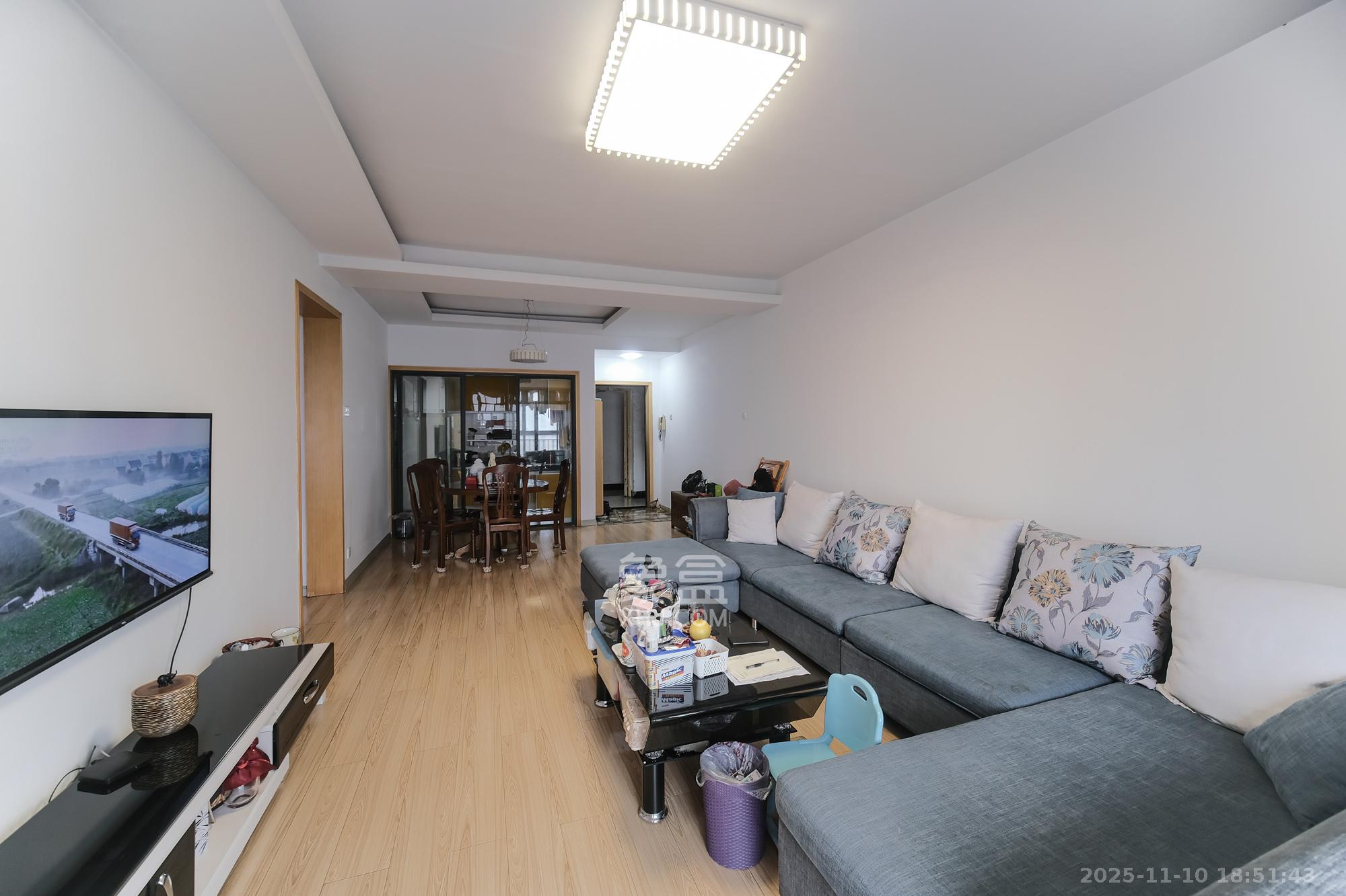 圆梦完美生活  2室2厅1卫    45.0万客厅