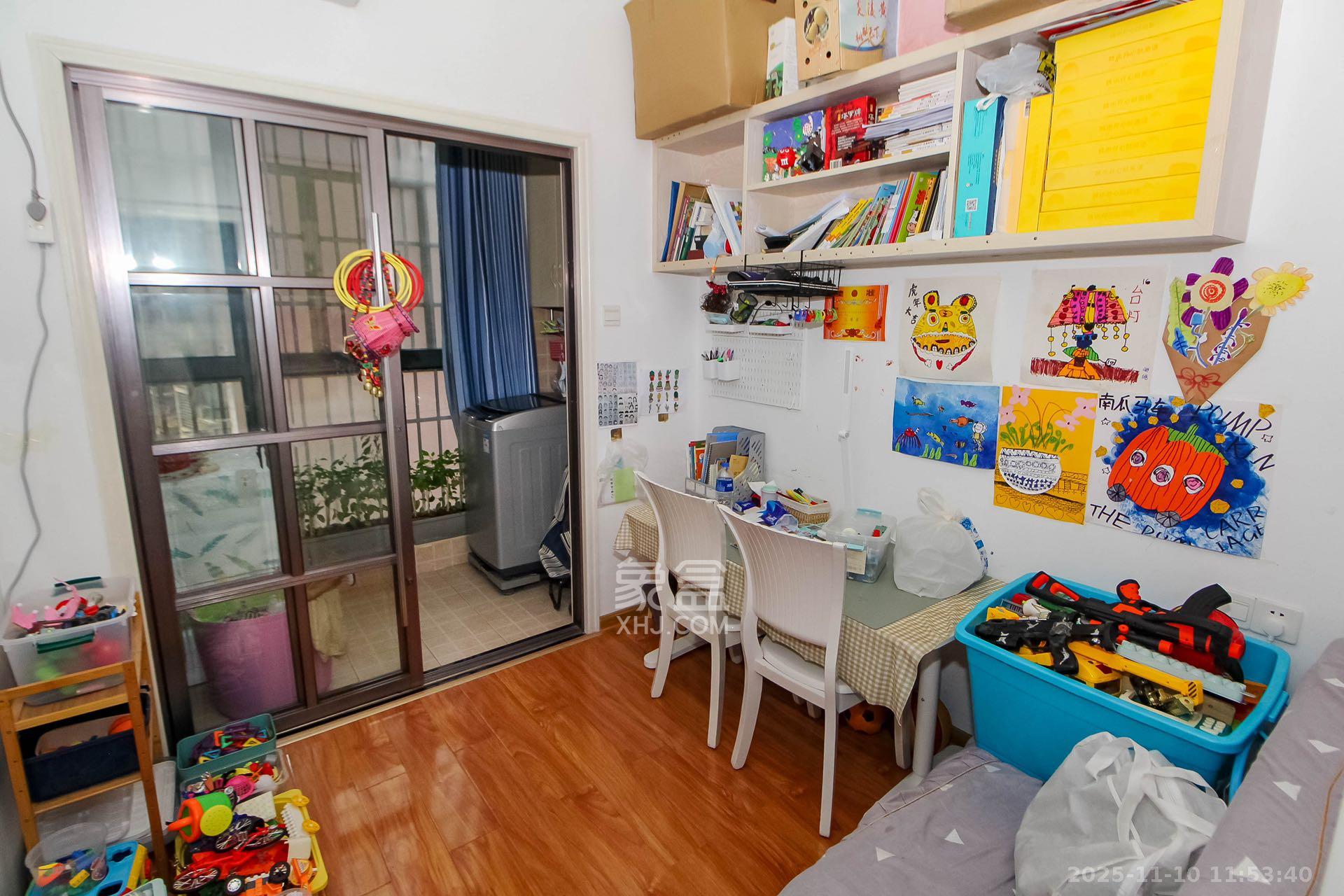 枫华府第  3室2厅2卫    2100.0元/月室内图