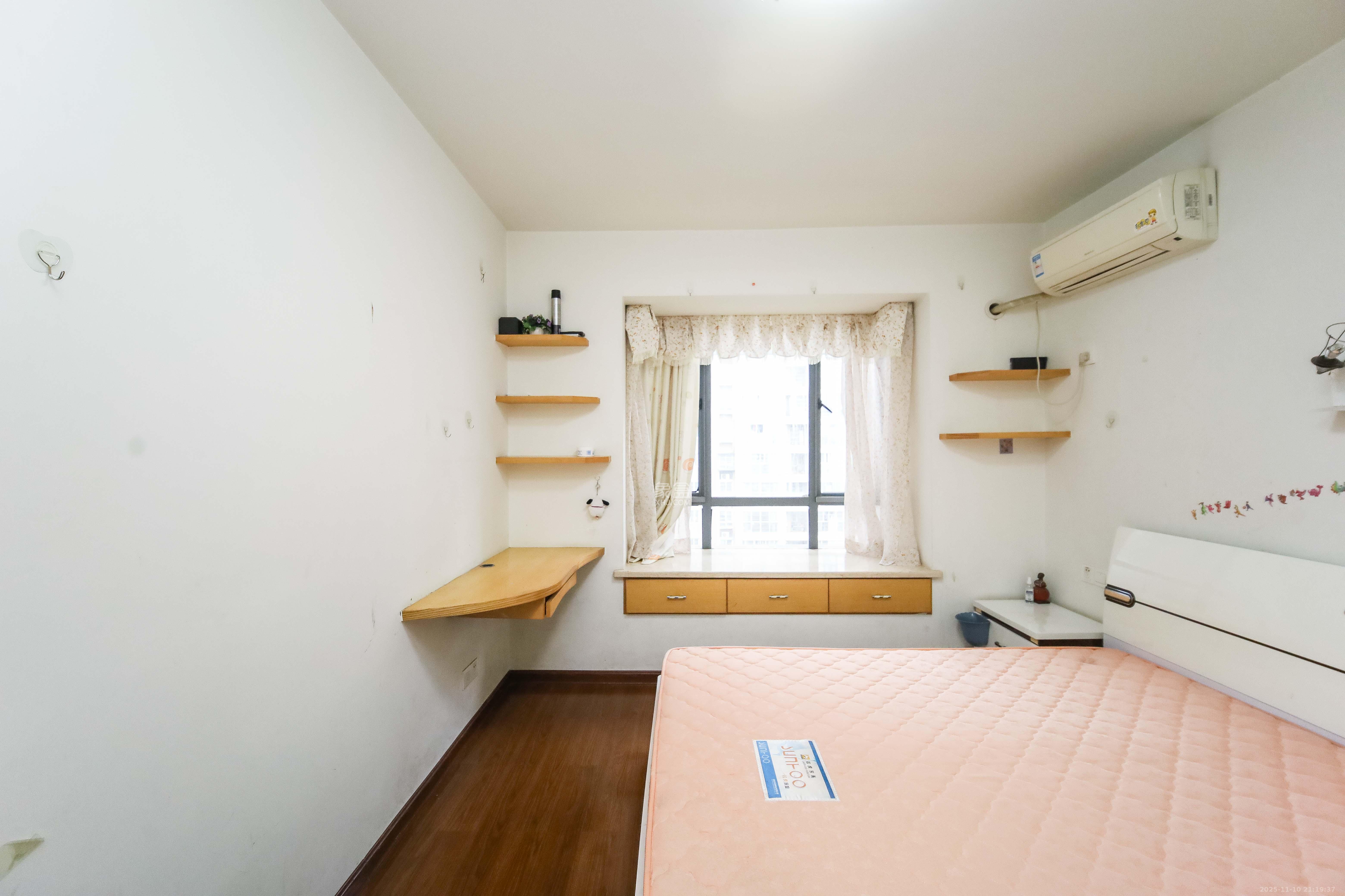 西子花苑 3室2厅2卫 113.0万 西子花苑 3室2厅2卫 113.0万卧室