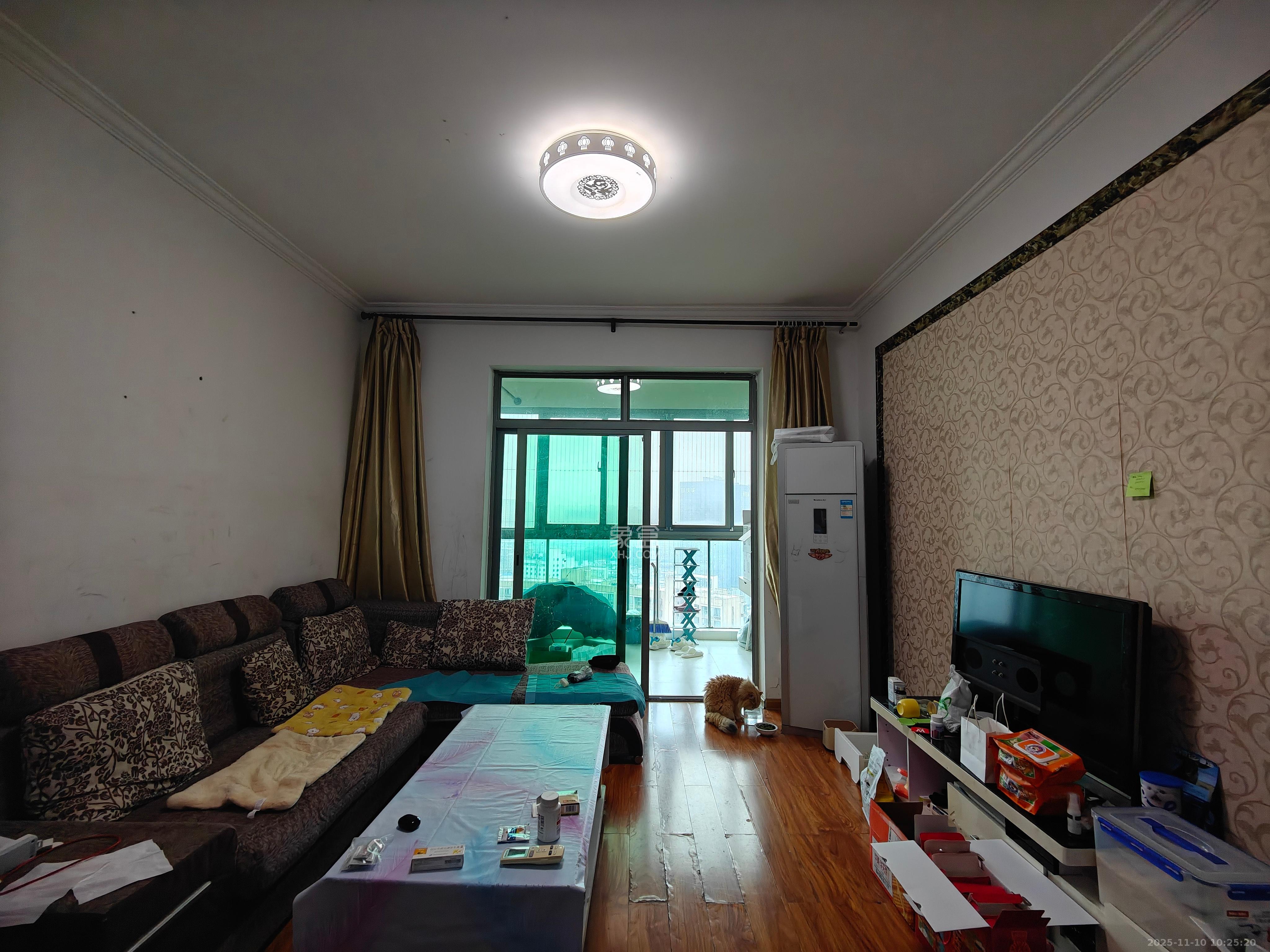 新城新世界一二三期  2室2厅1卫    2000.0元/月