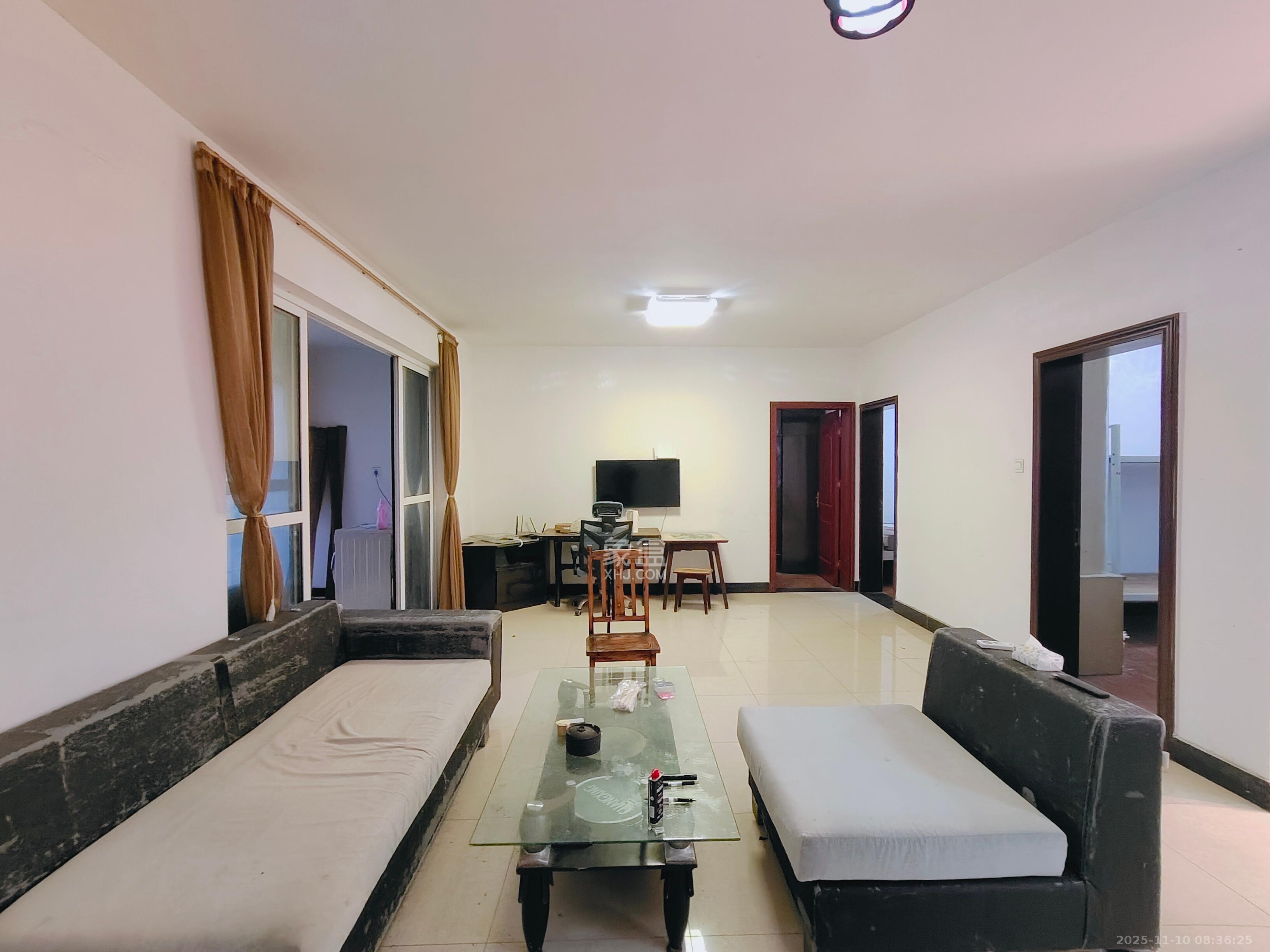 领东汇  4室2厅2卫    2200.0元/月