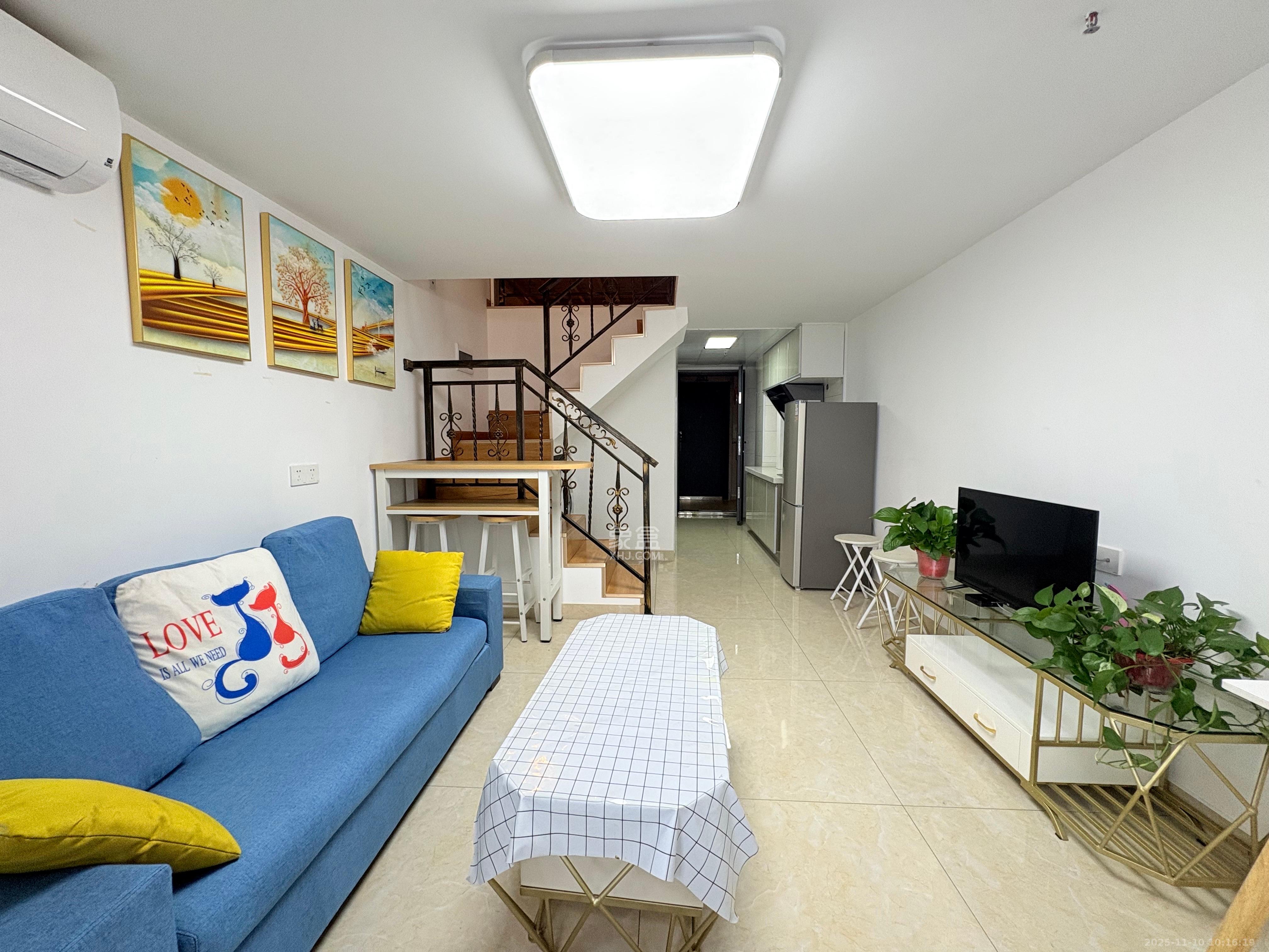 芙蓉万国城MOMA（卓越汇富苑）  1室1厅1卫    2000.0元/月