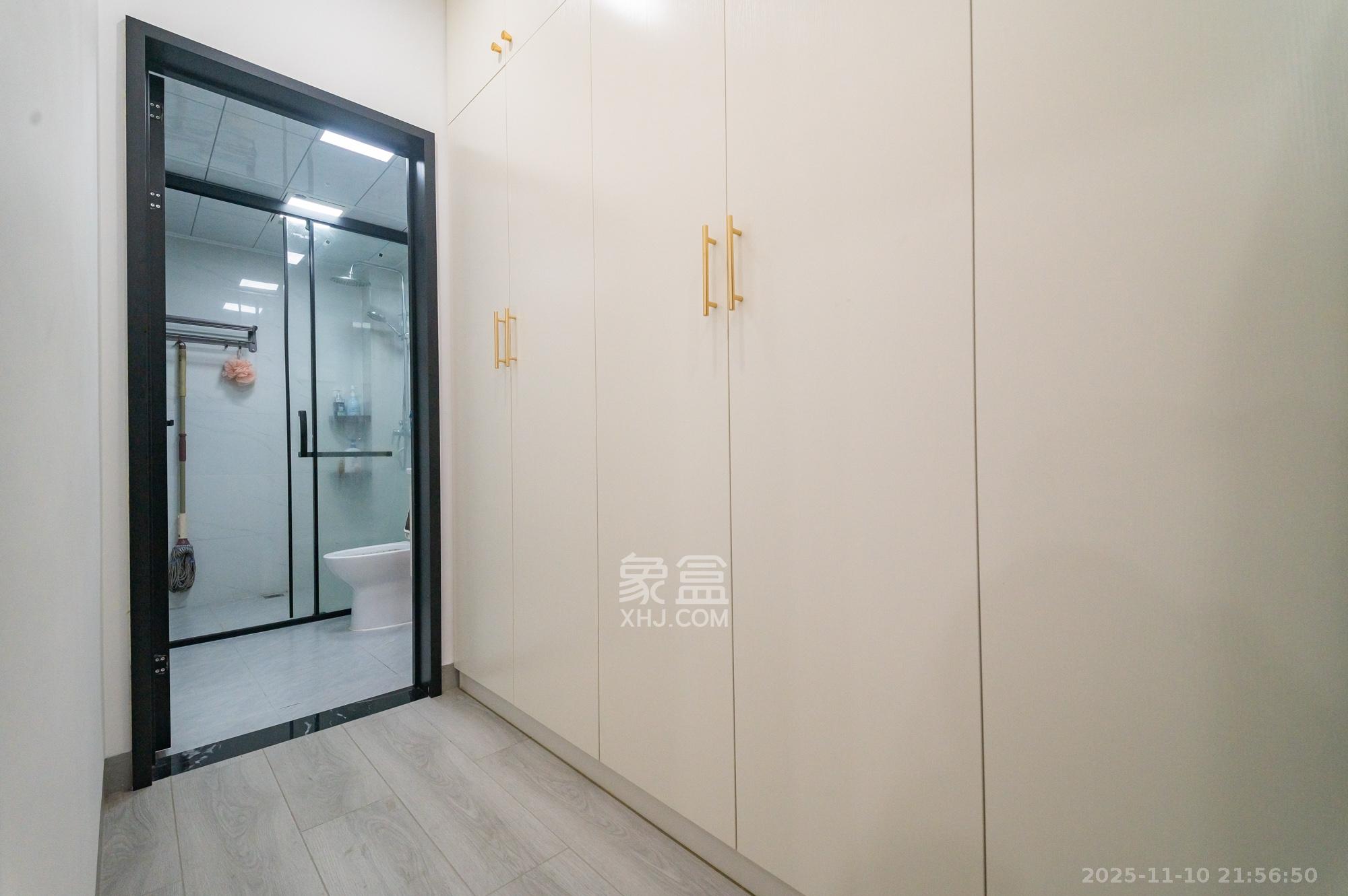 金辉优步星樾 3室2厅2卫 75.0万 金辉优步星樾 3室2厅2卫 75.0万卧室