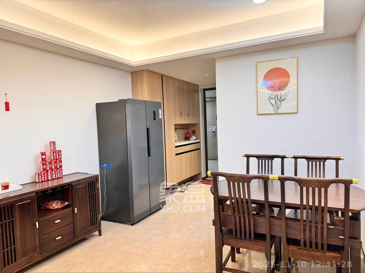 华润凯旋门一期  3室2厅2卫    3300.0元/月室内图