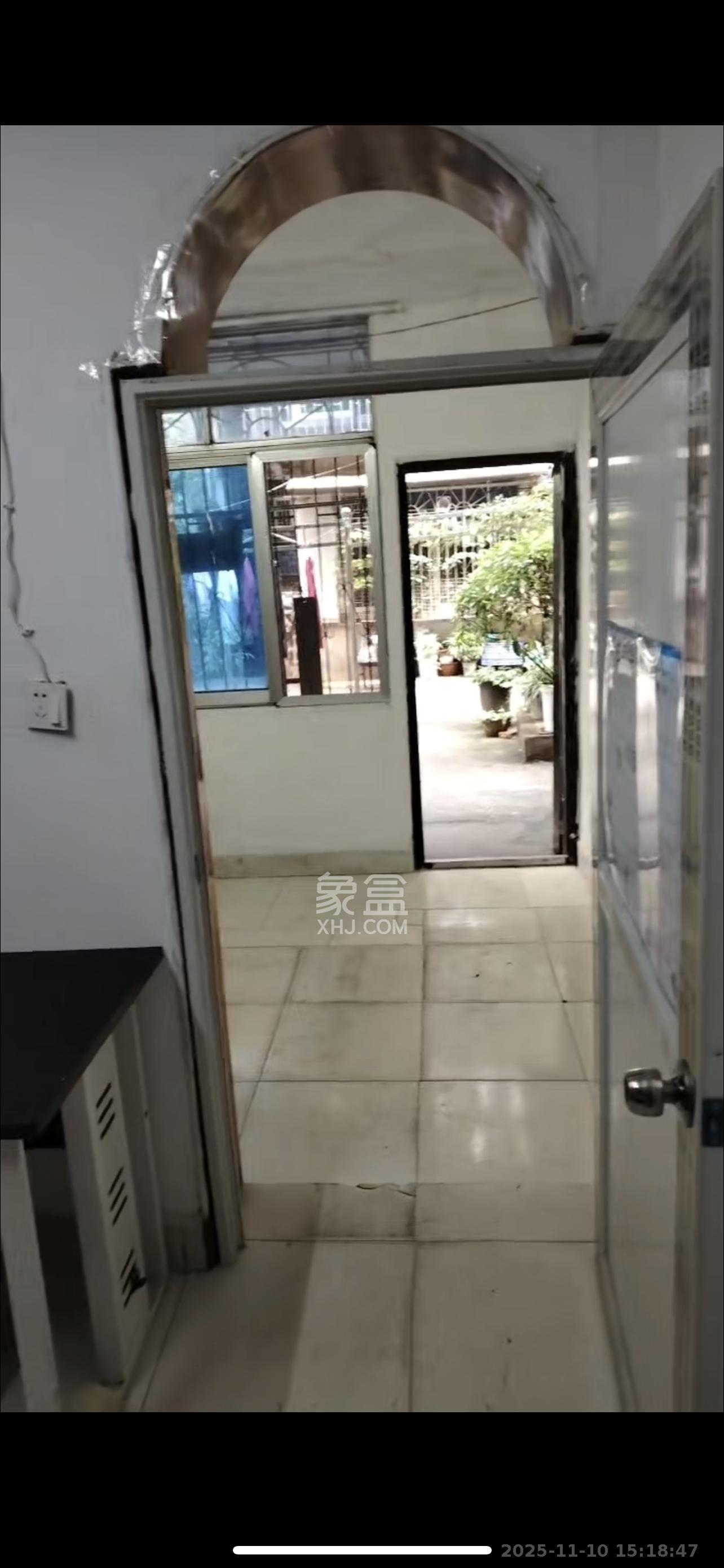 砂子塘社区  1室1厅1卫    1300.0元/月室内图