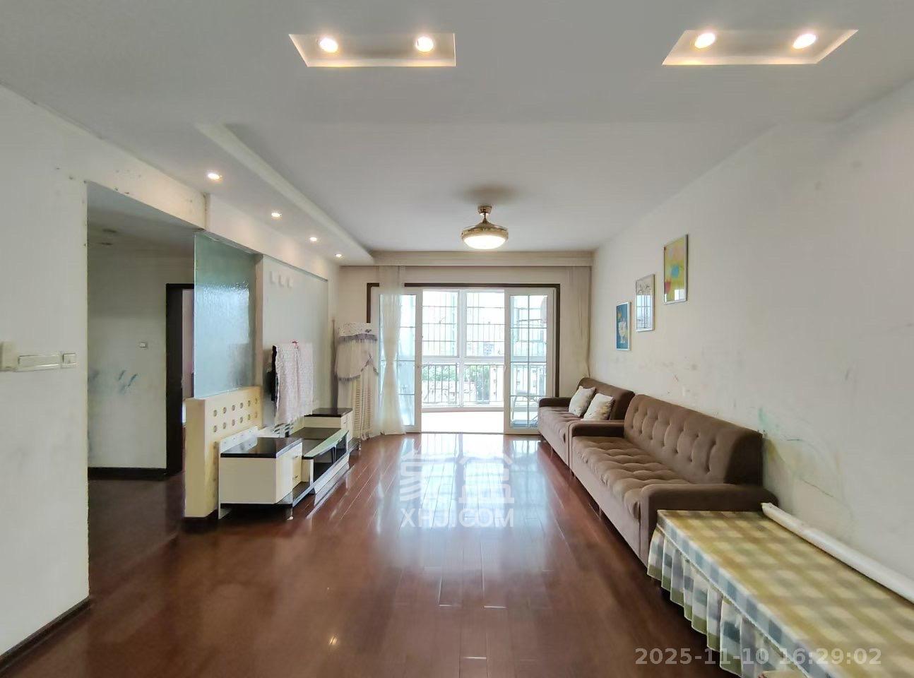 一心花苑 3室2厅2卫 3200.0元/月 一心花苑 3室2厅2卫 3200.0元/月室内图