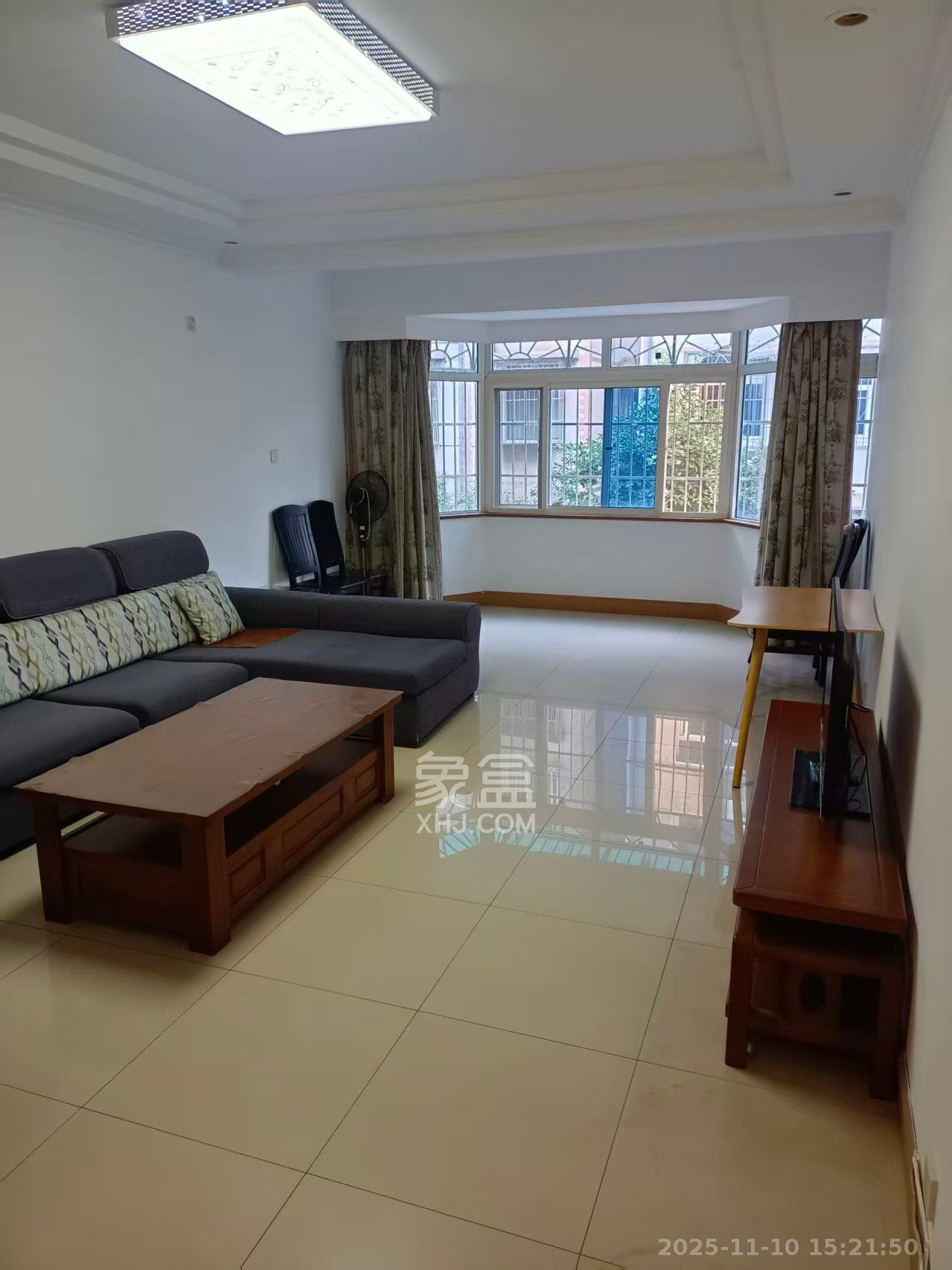 平和堂生活小区  3室2厅1卫    2600.0元/月