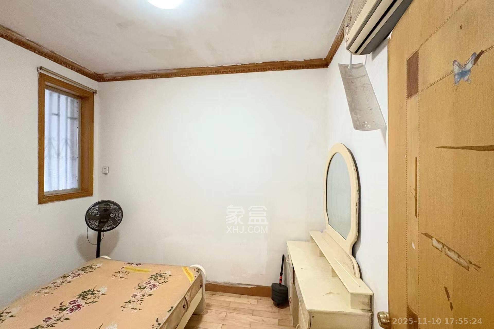 肇家（嘉）坪散盘  3室2厅2卫    2600.0元/月室内图