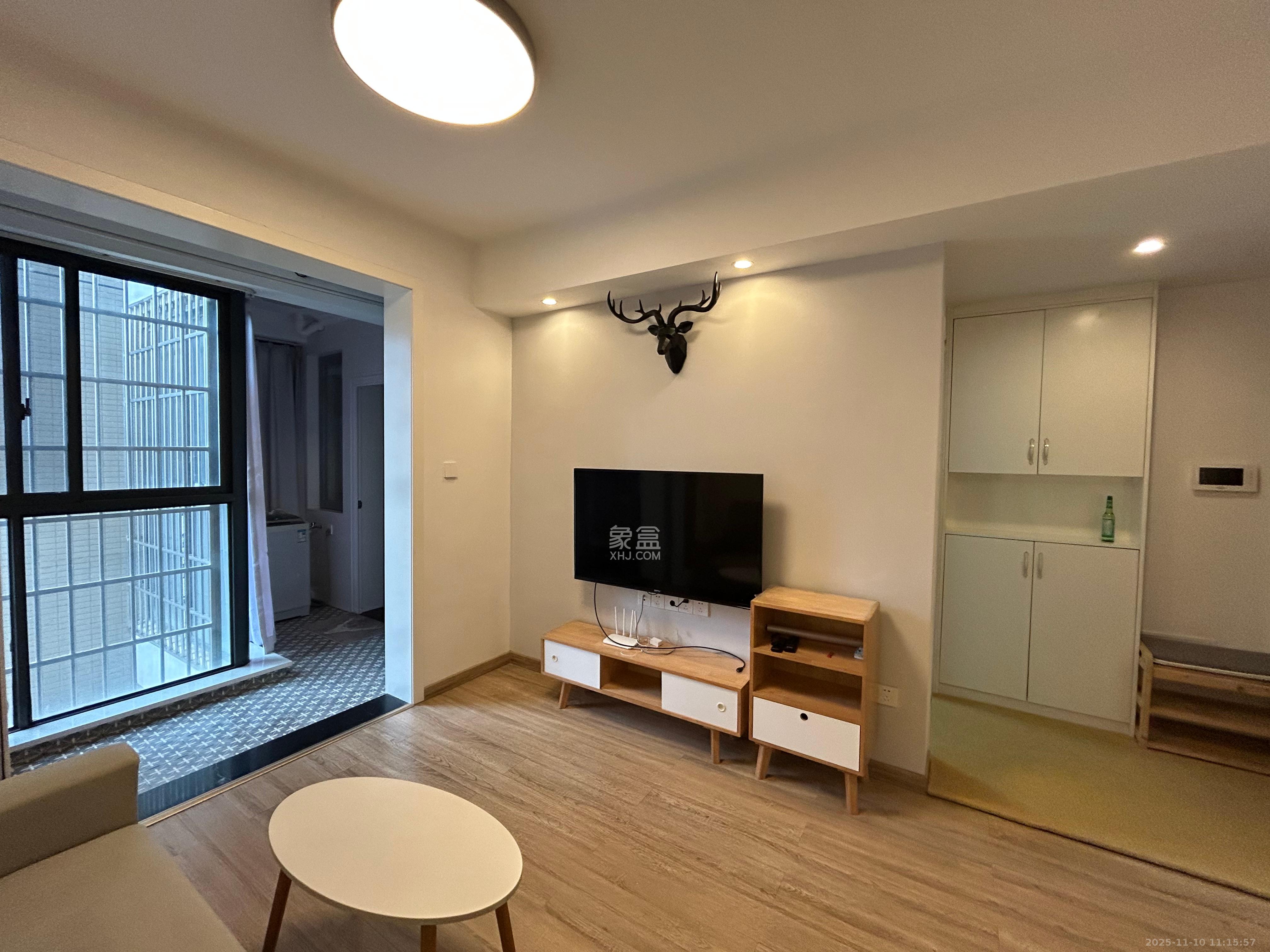 汇景豪庭  1室0厅0卫    2000.0元/月