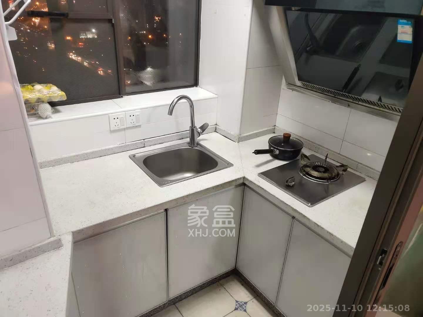 同鑫家园 1室1厅1卫 1300.0元/月 同鑫家园 1室1厅1卫 1300.0元/月室内图