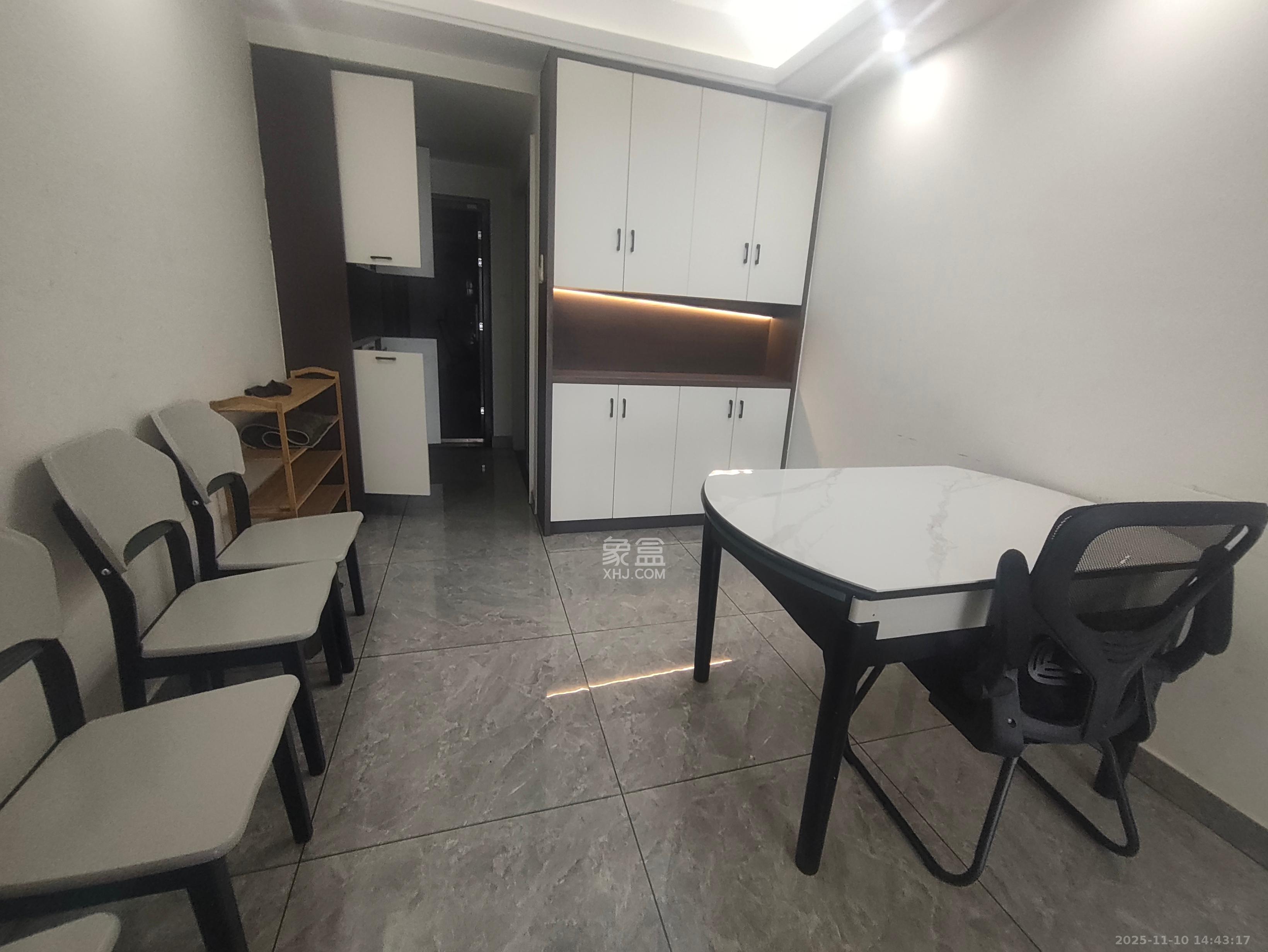 尚鑫海悦(新长海尚海城) 4室2厅2卫 2700.0元/月 尚鑫海悦(新长海尚海城) 4室2厅2卫 2700.0元/月室内图