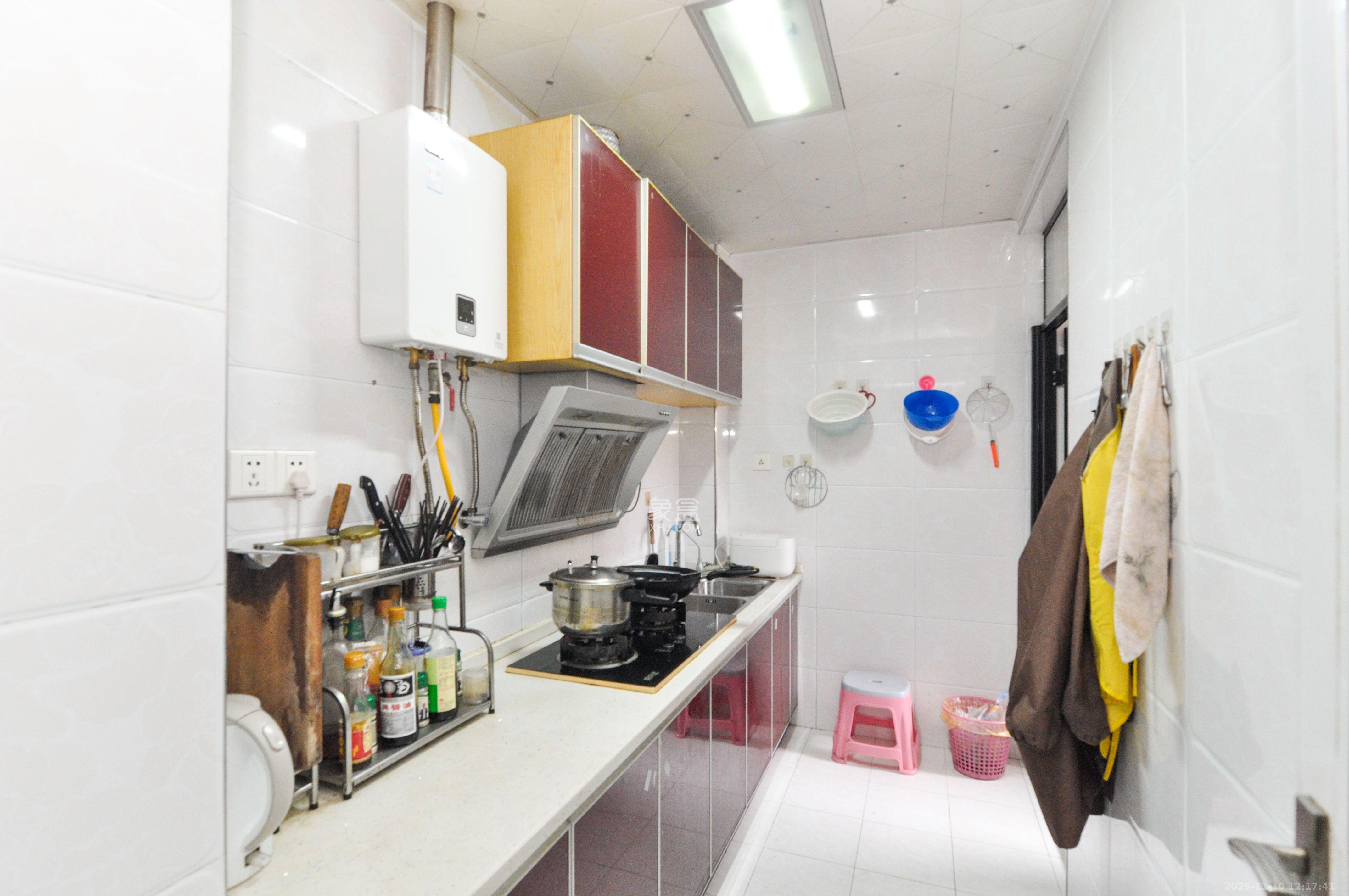 麓谷明珠 2室2厅1卫 2300.0元/月 麓谷明珠 2室2厅1卫 2300.0元/月室内图