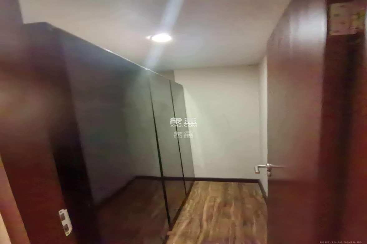 标志商务中心 1室1厅1卫 1500.0元/月 标志商务中心 1室1厅1卫 1500.0元/月室内图